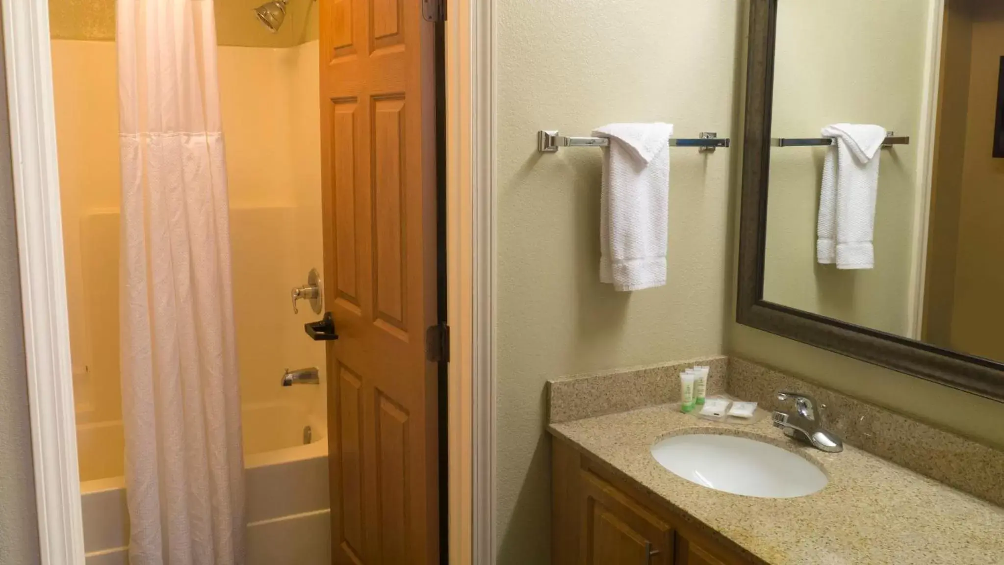 Photo of the whole room, Bathroom in Staybridge Suites Columbus-Dublin, an IHG Hotel