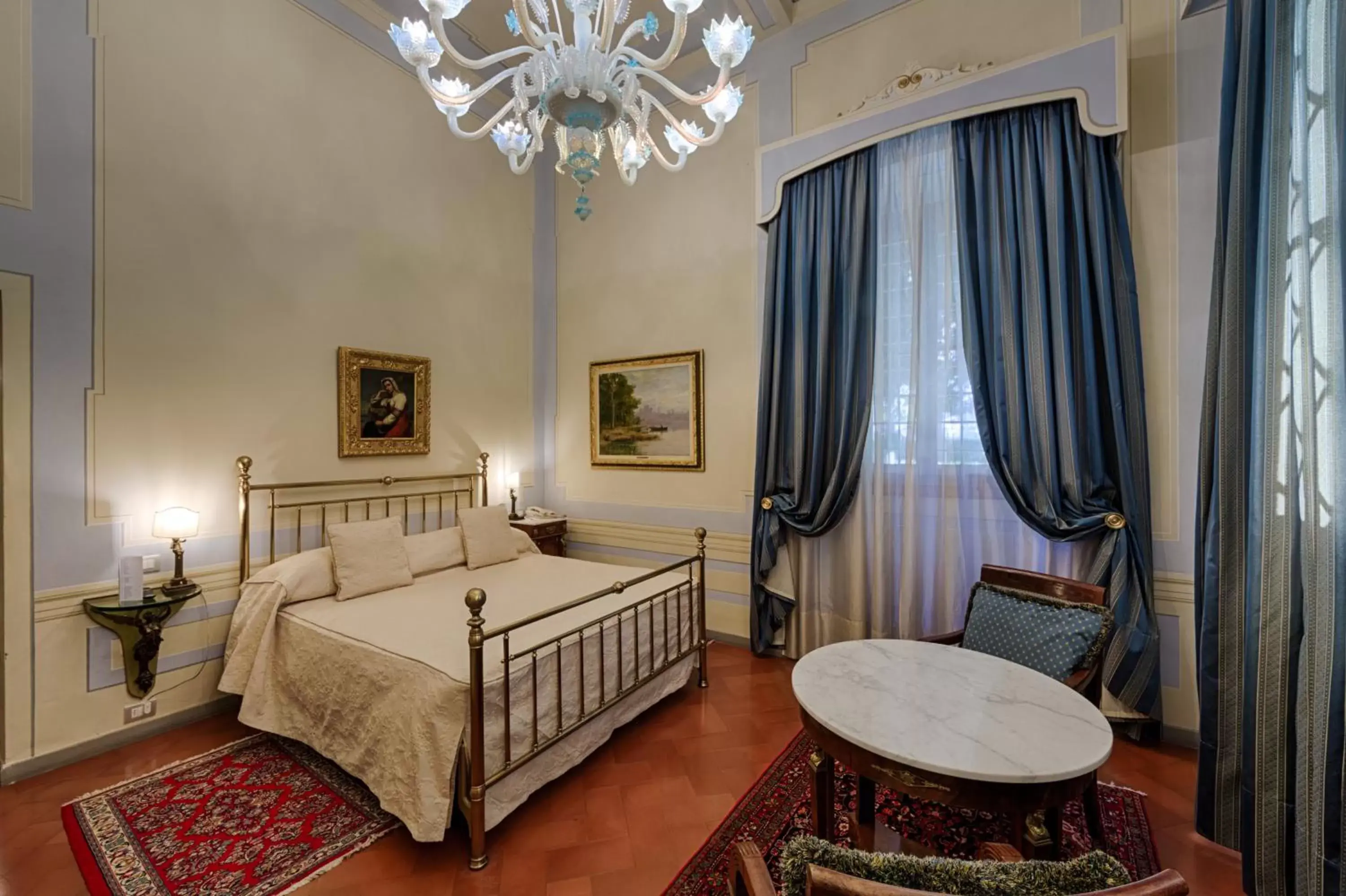 Deluxe Double Room in Villa Olmi Firenze