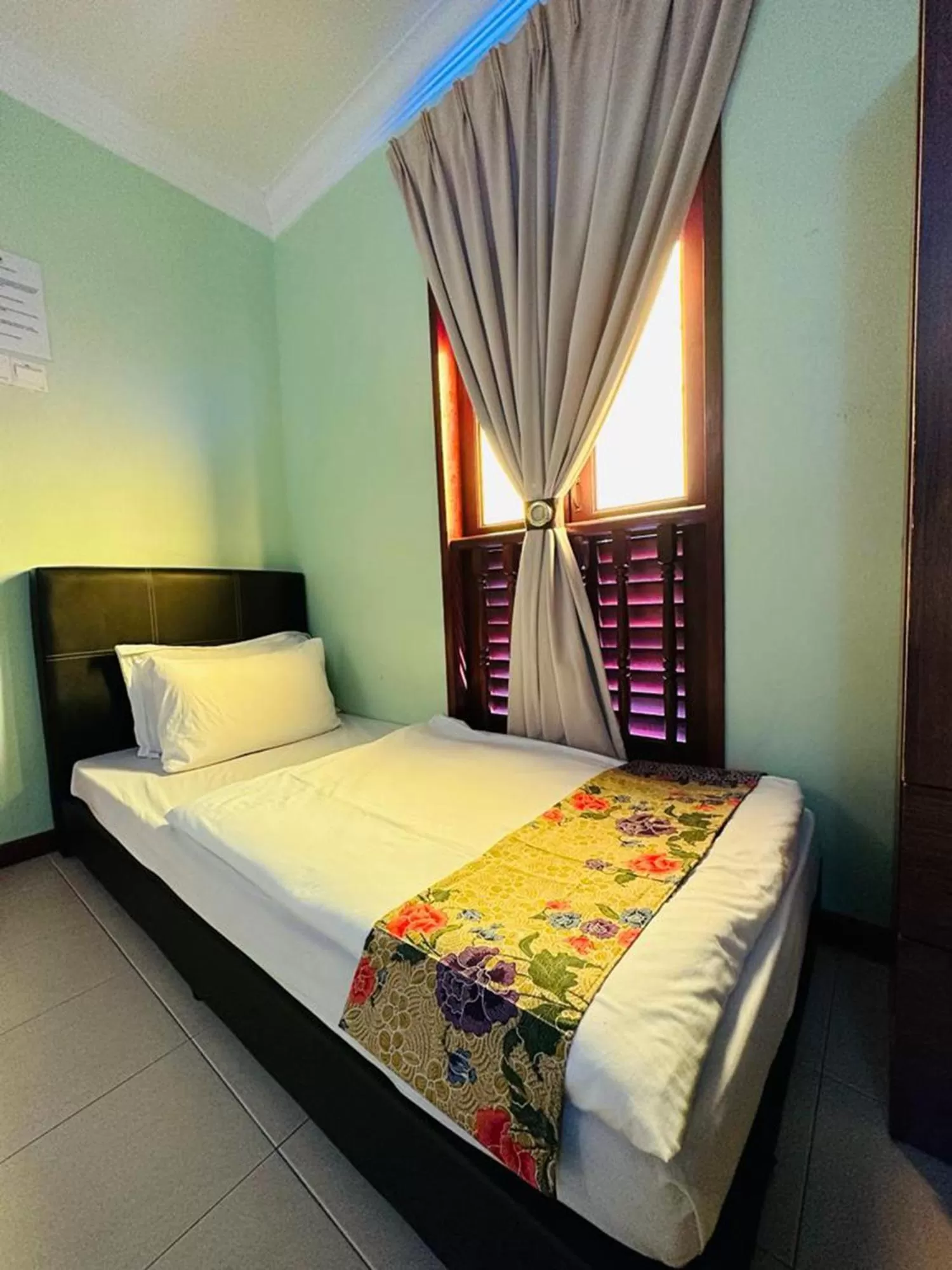 Bed in MORTEN VILLA MELAKA