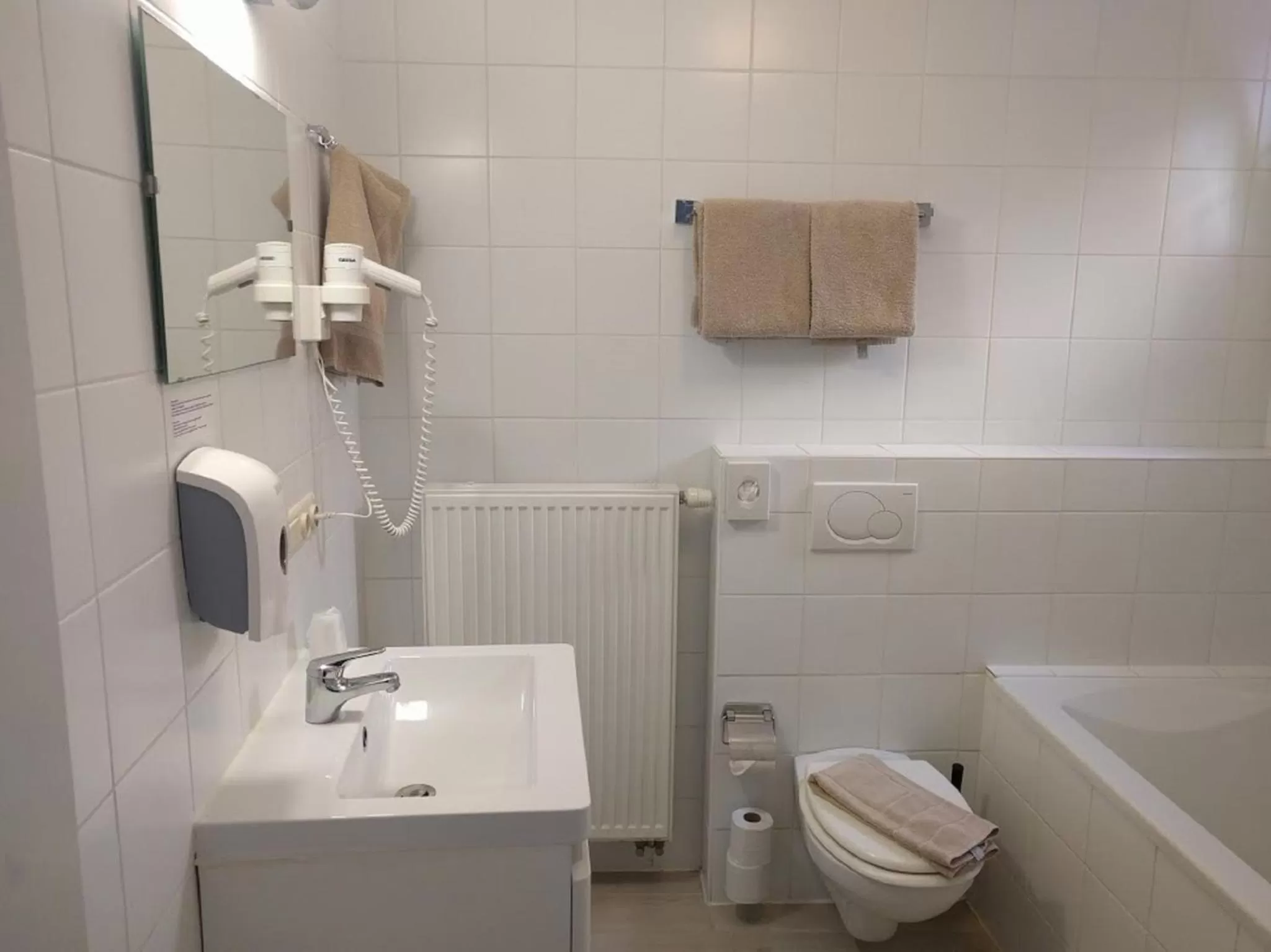 Bathroom in Canalview Hotel Ter Reien