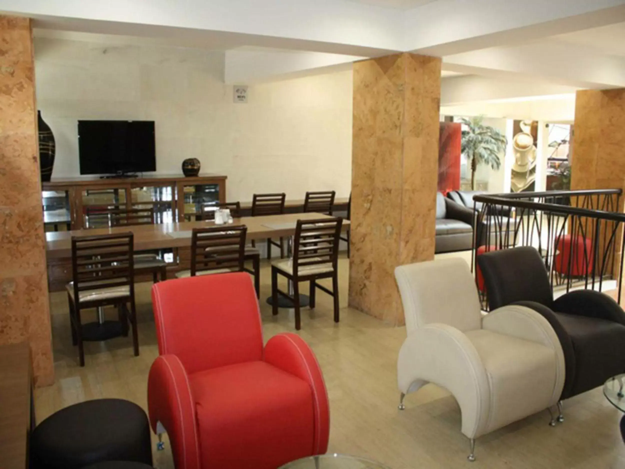 Restaurant/places to eat in Hotel Villa de Madrid