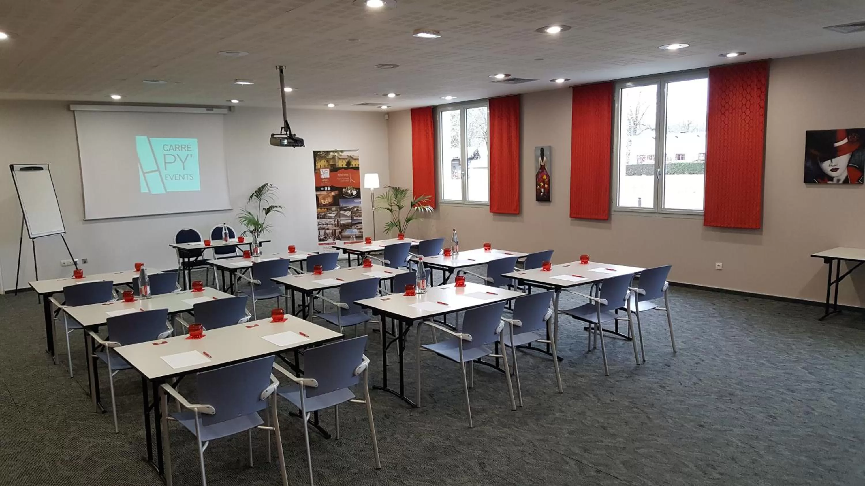 Meeting/conference room in Carré Py' Hôtel