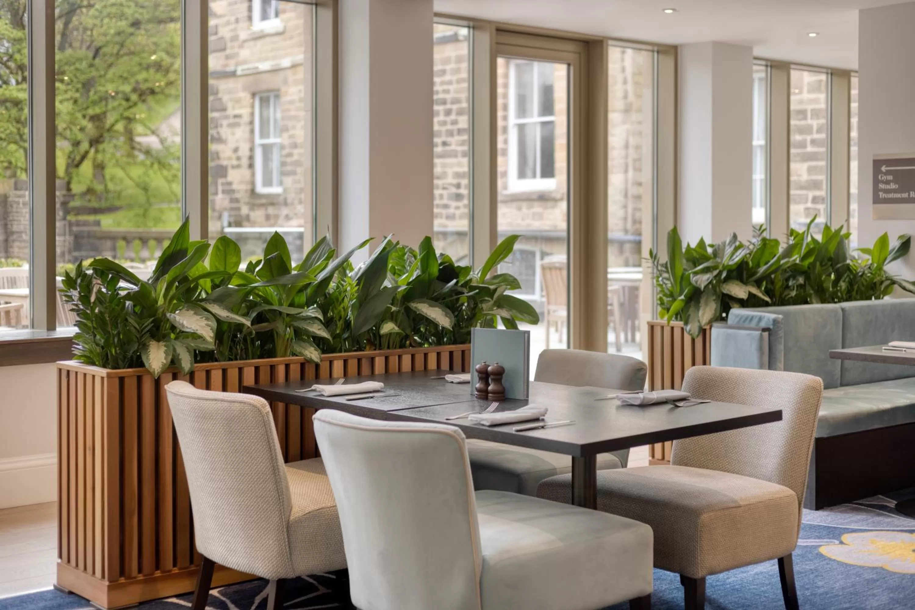 Restaurant/places to eat in Ensana Buxton Crescent