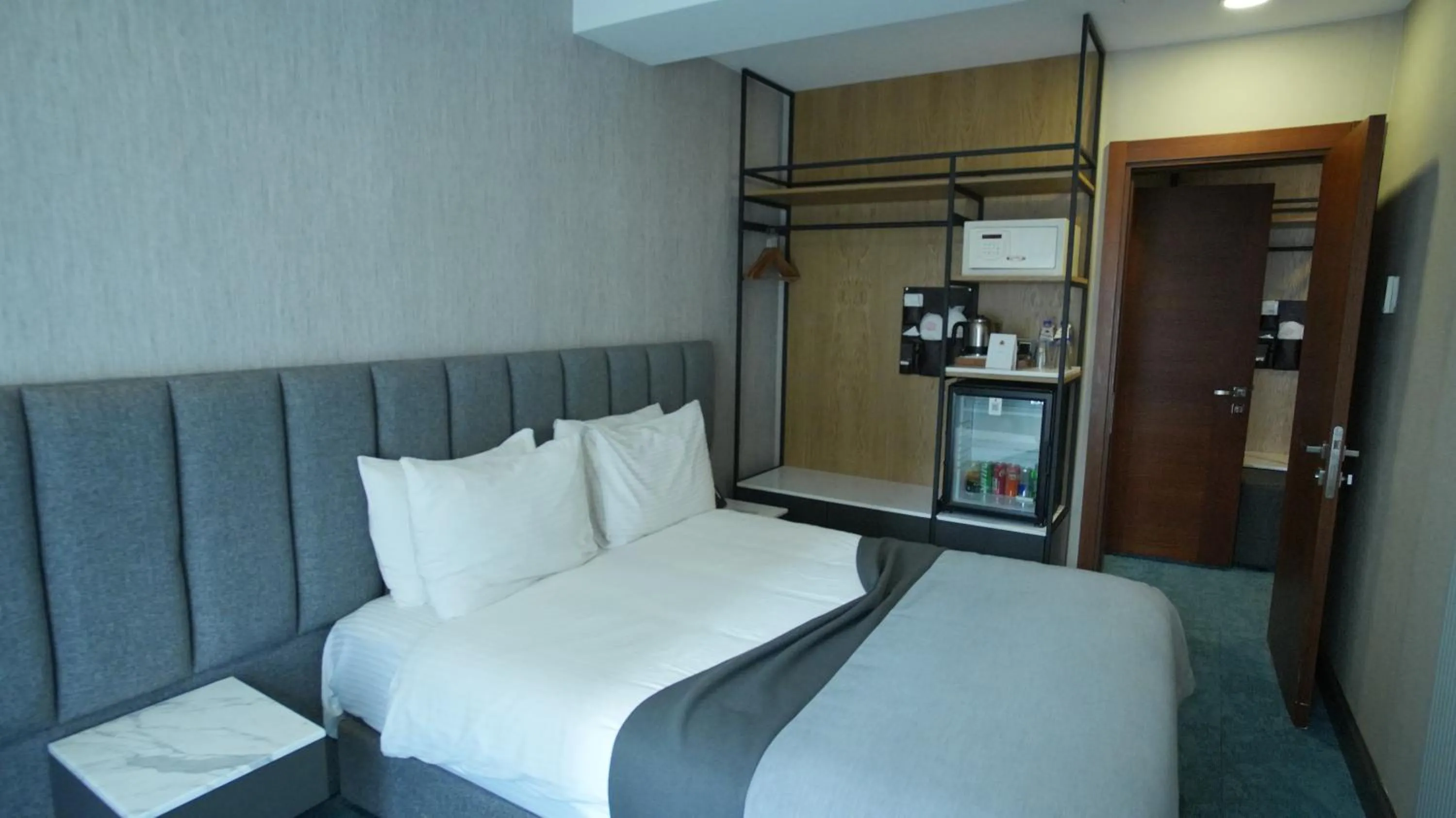 Bed in Dosso Dossi Hotels Old City