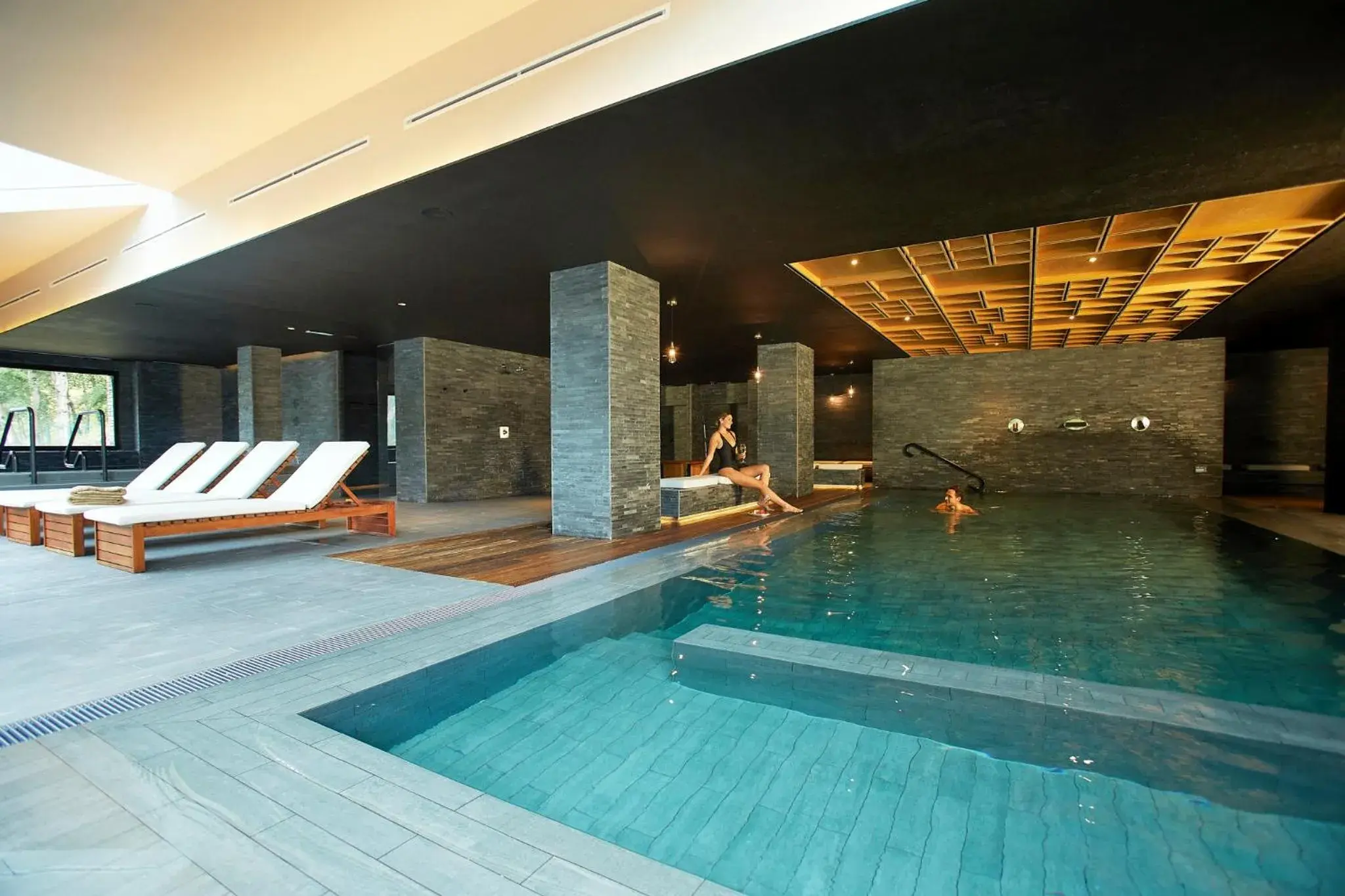 Swimming Pool in Park Piolets MountainHotel & Spa