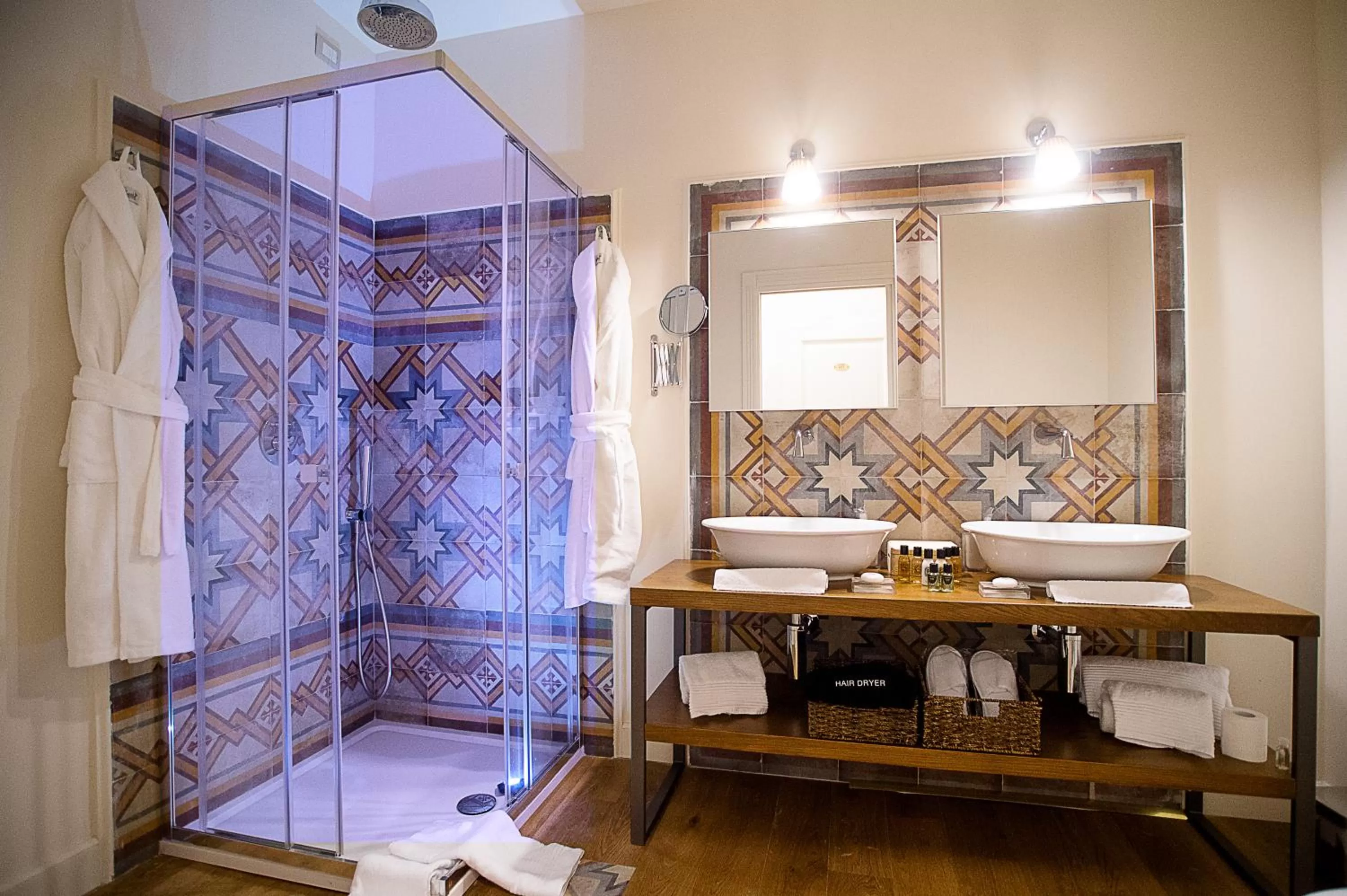 Shower in San Gemini Palace