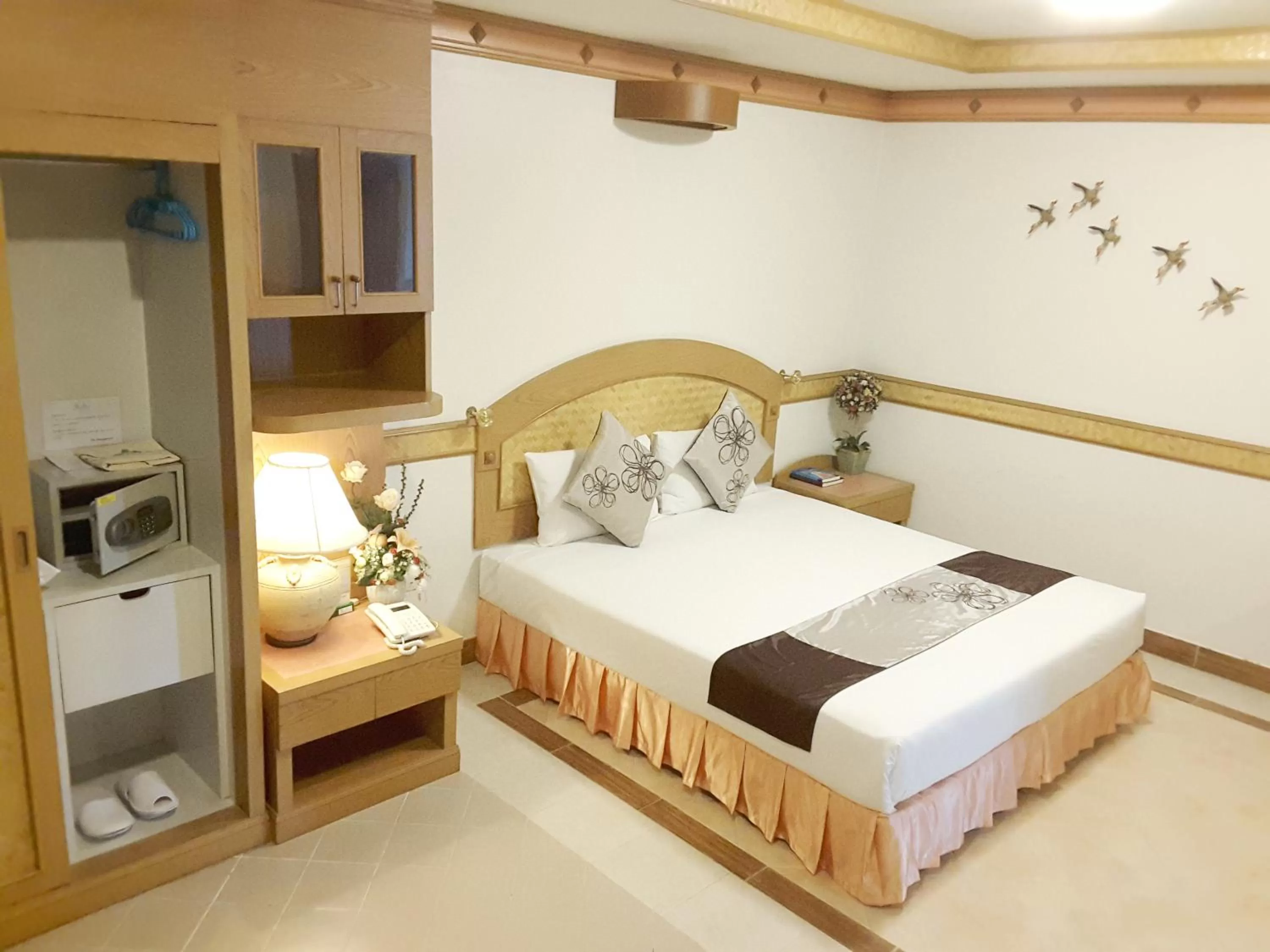 Bed in Diana Garden Resort - SHA Extra Plus