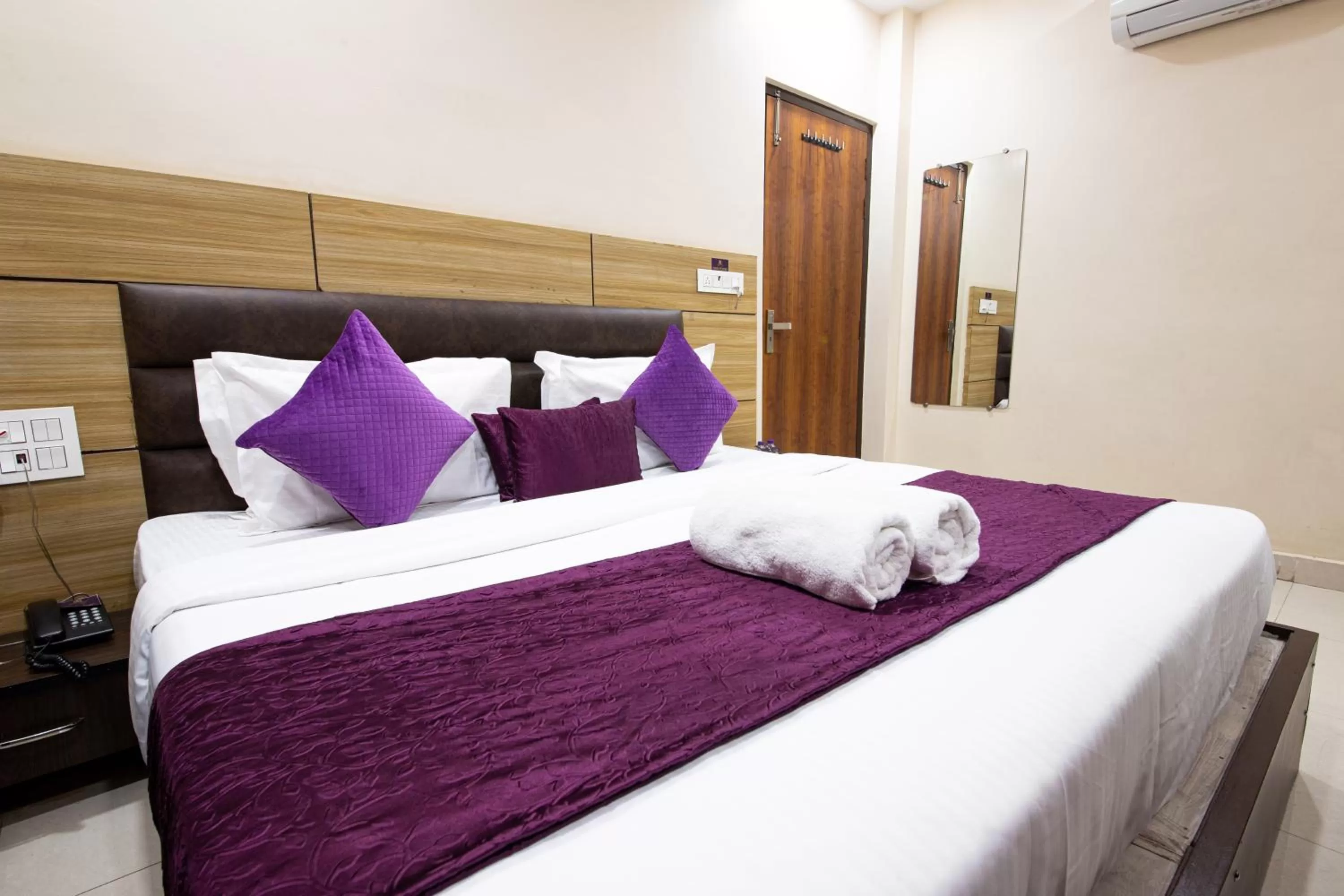 Bed in Perfect Stayz Dwarkesh - Hotel Near Haridwar Railway station