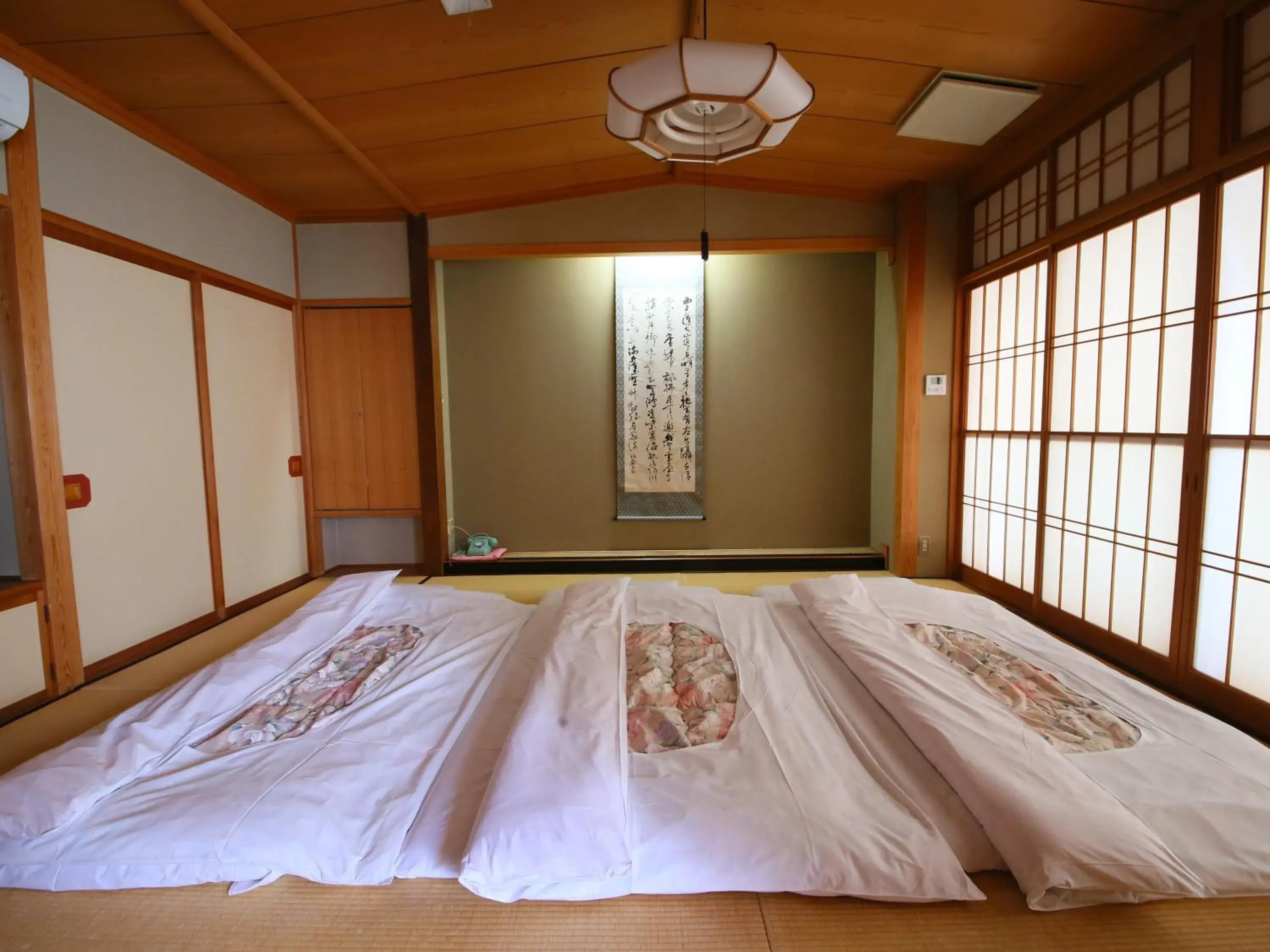 Bed in Ogiwarakan