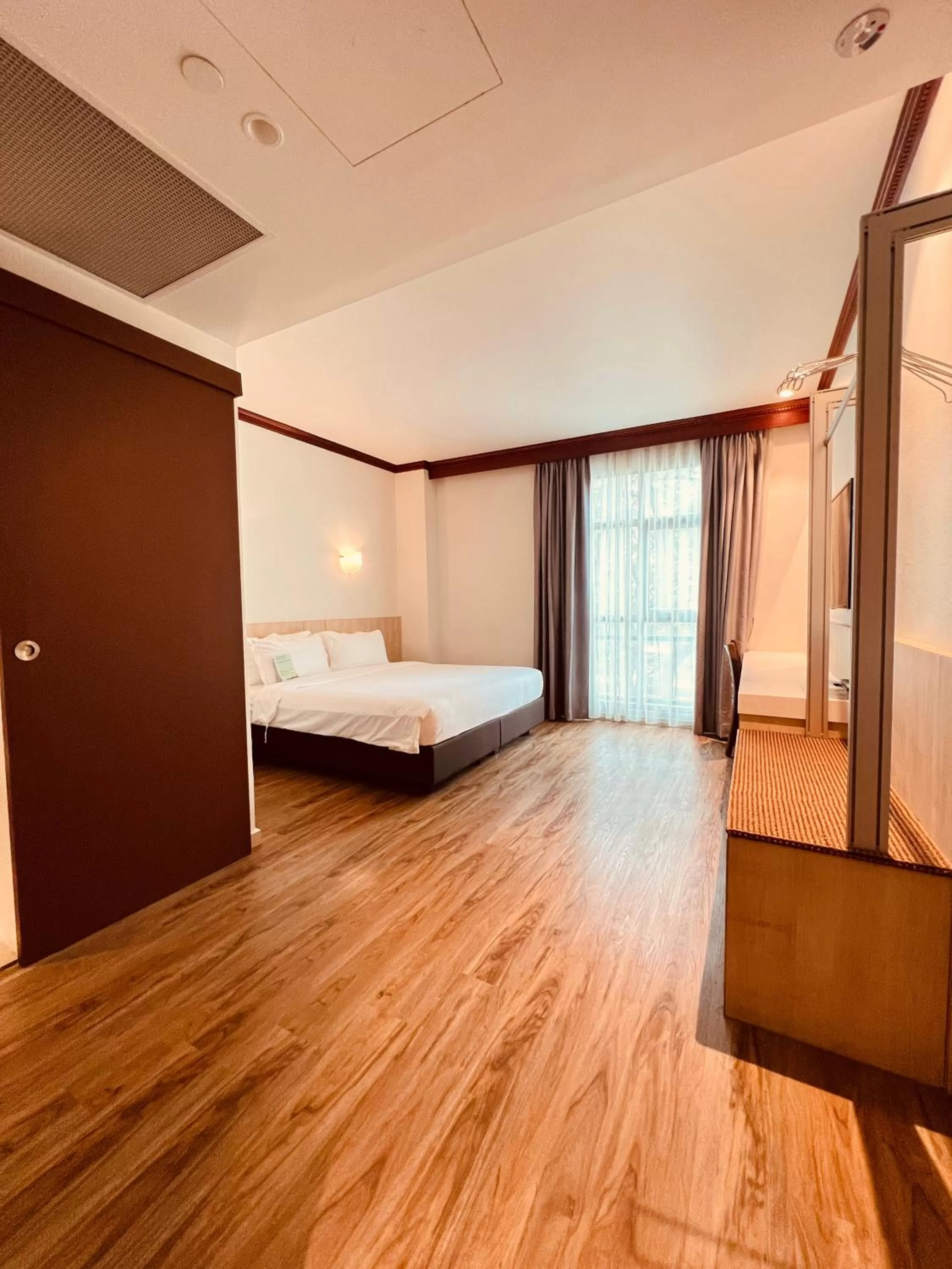 Photo of the whole room, Bed in Park View Hotel