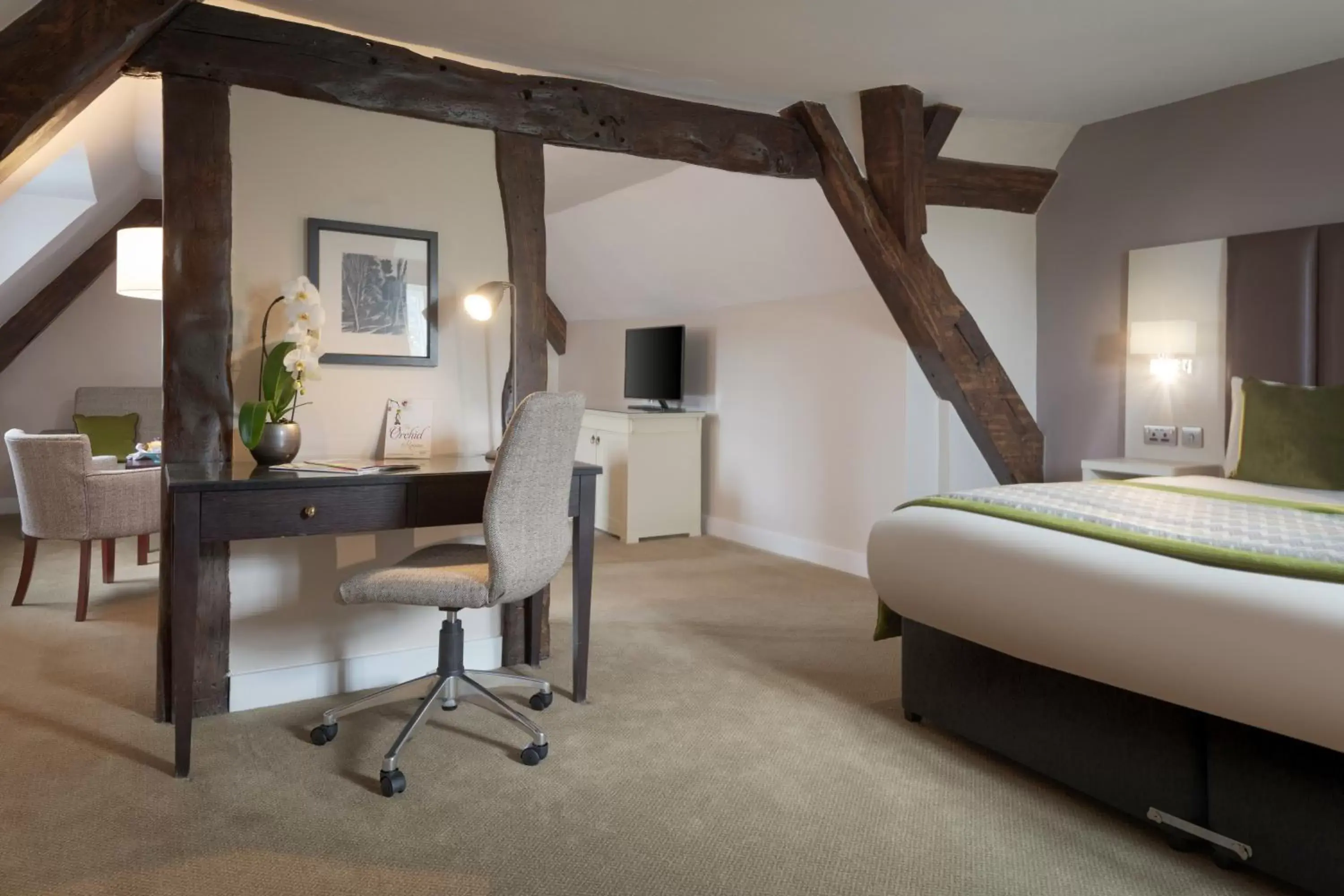 Bedroom in Mercure Shrewsbury Albrighton Hall Hotel & Spa