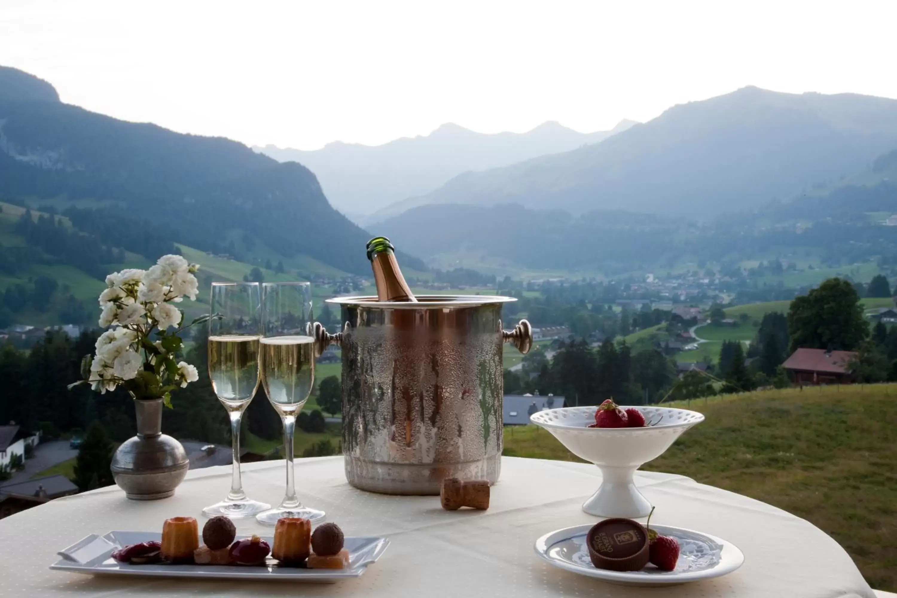 Food, Mountain View in Geniesserhotel Le Grand Chalet