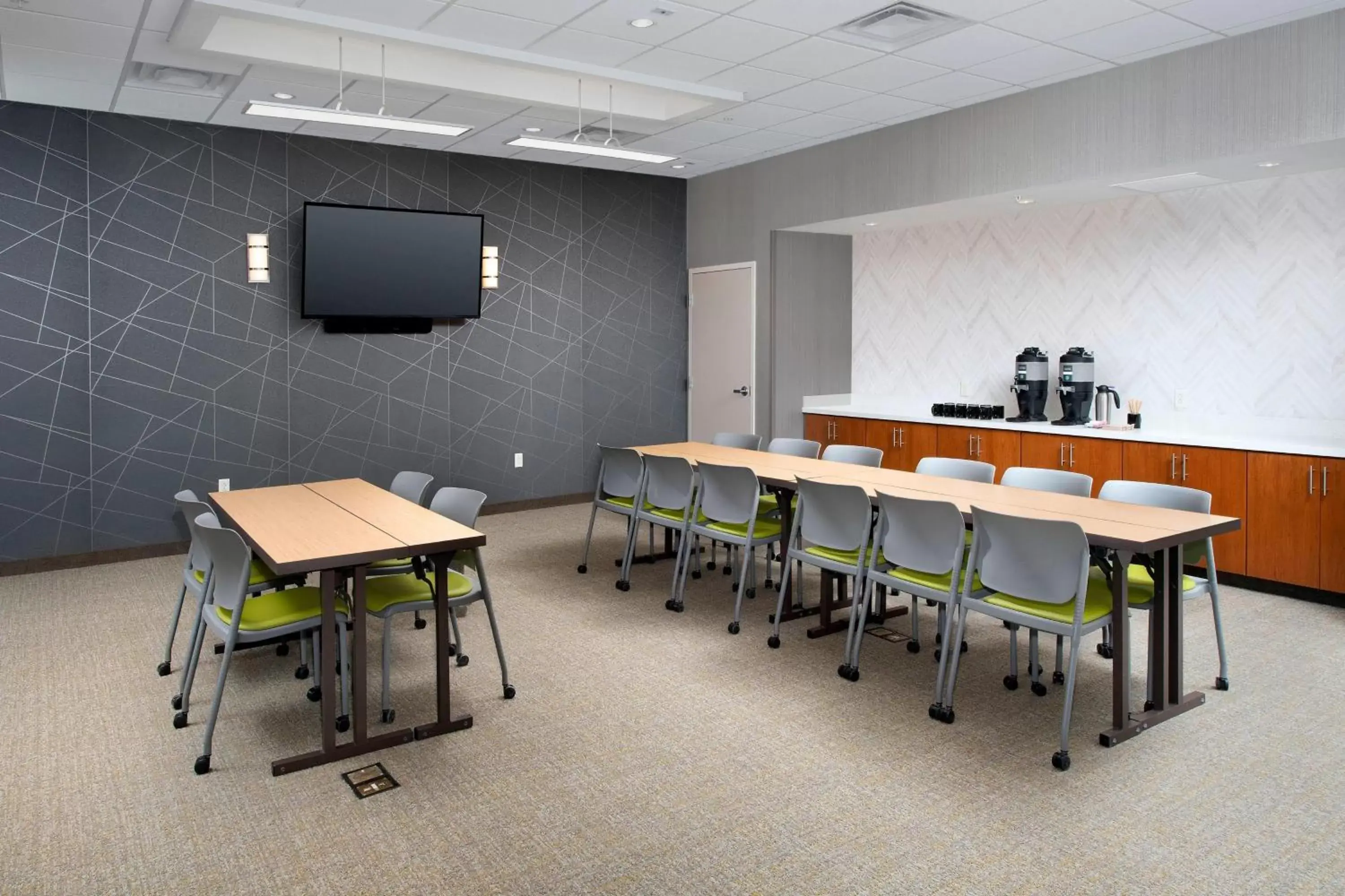 Meeting/conference room in SpringHill Suites by Marriott Albuquerque North/Journal Center