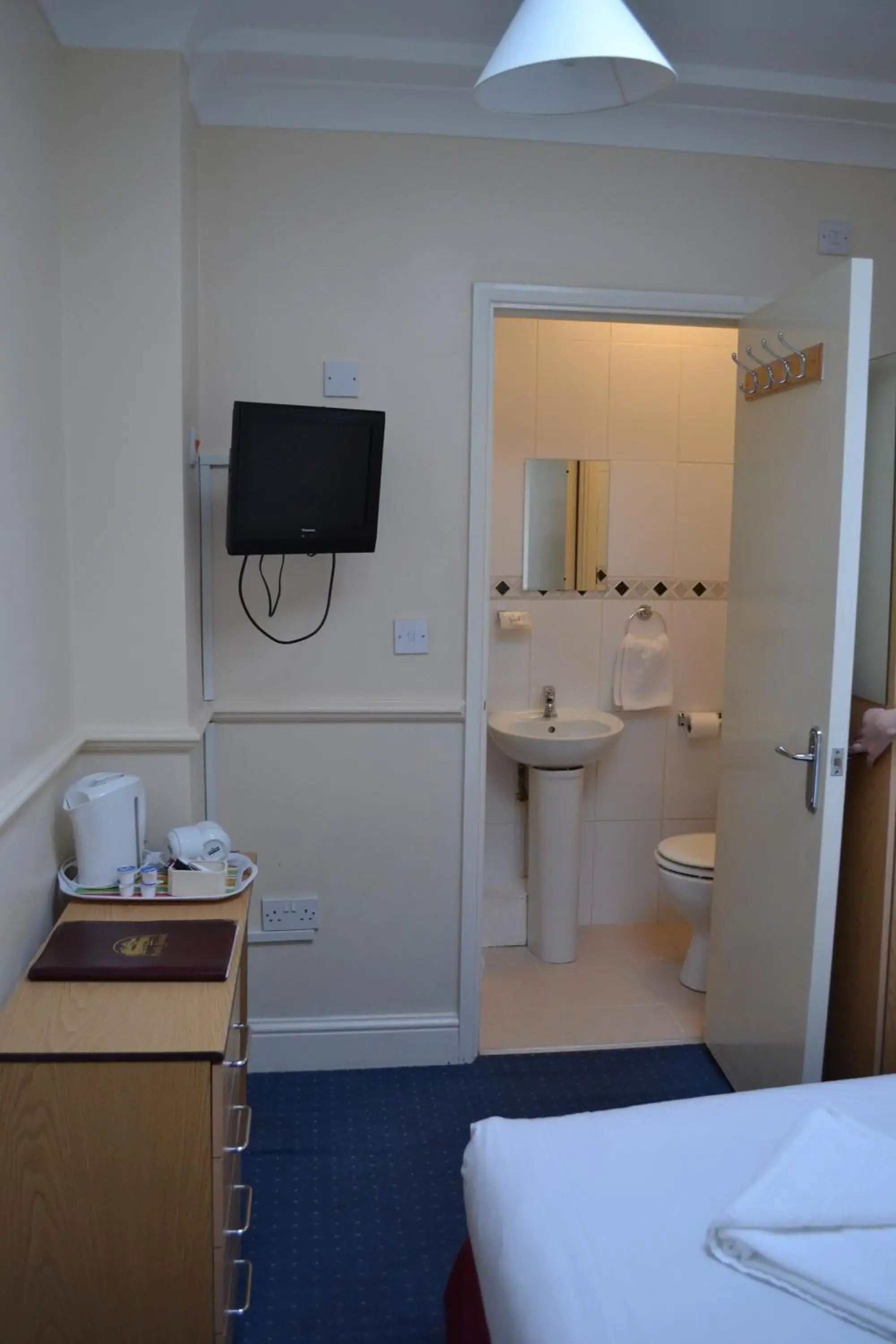 Bedroom, Bathroom in Park Hotel