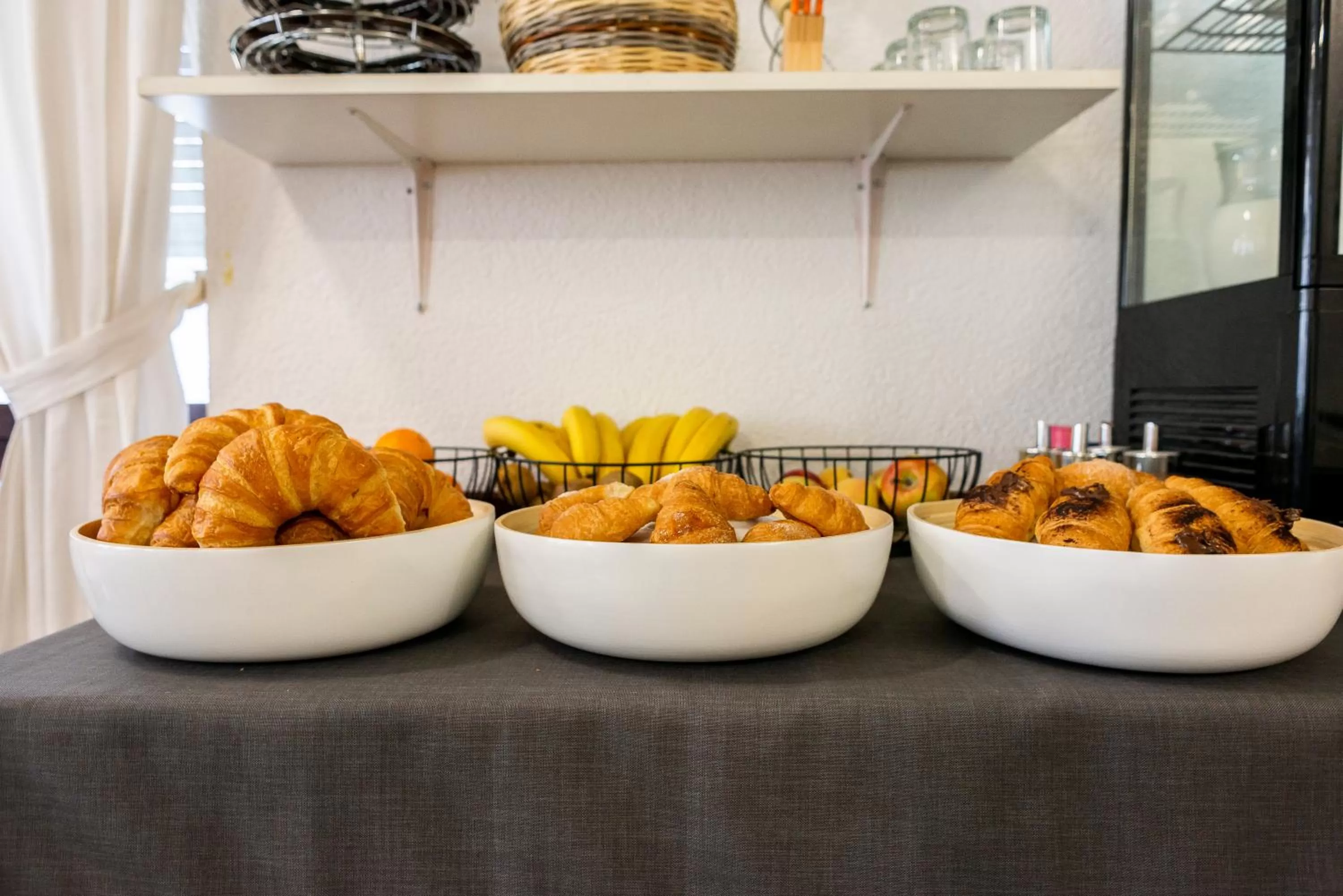 Restaurant/places to eat in HB Lugano Center