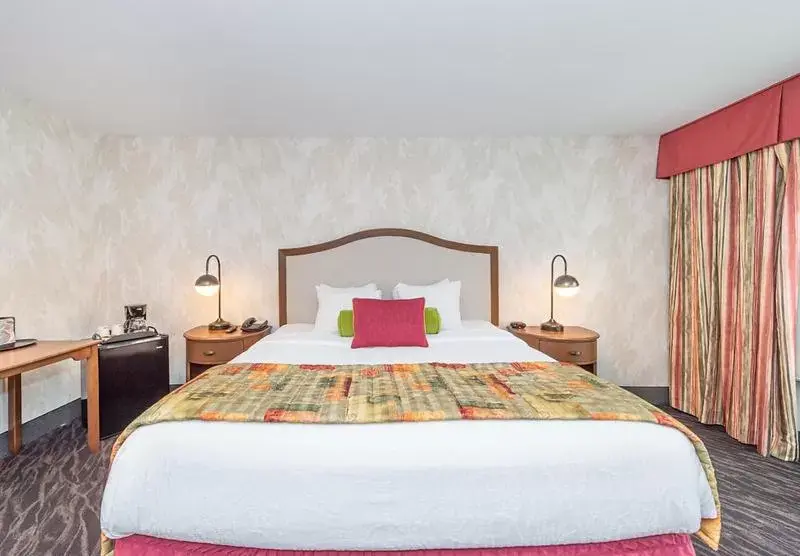 Bed in Bellissimo Grande Hotel