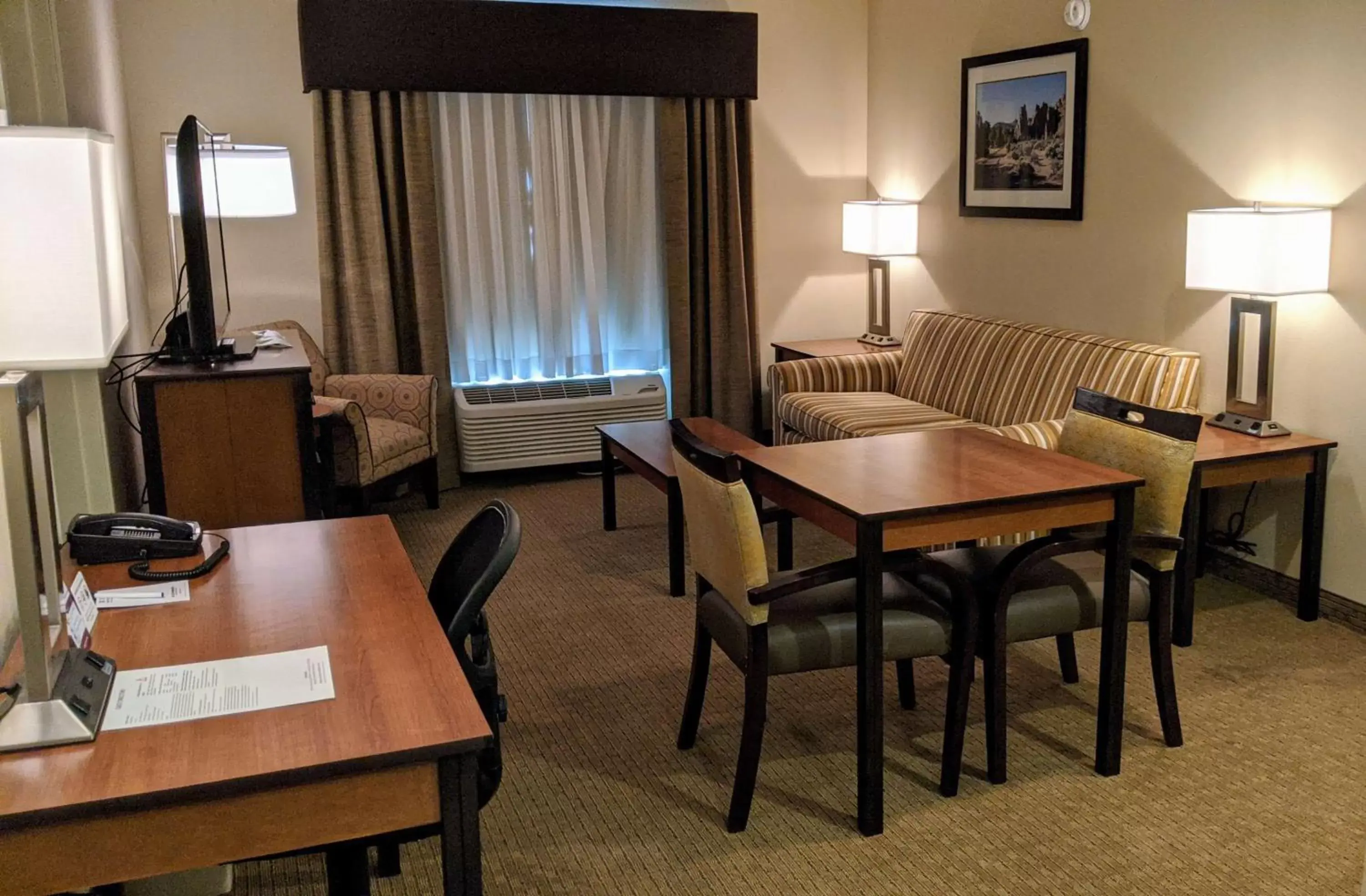 Photo of the whole room, Restaurant/Places to Eat in Best Western Plus Bend North