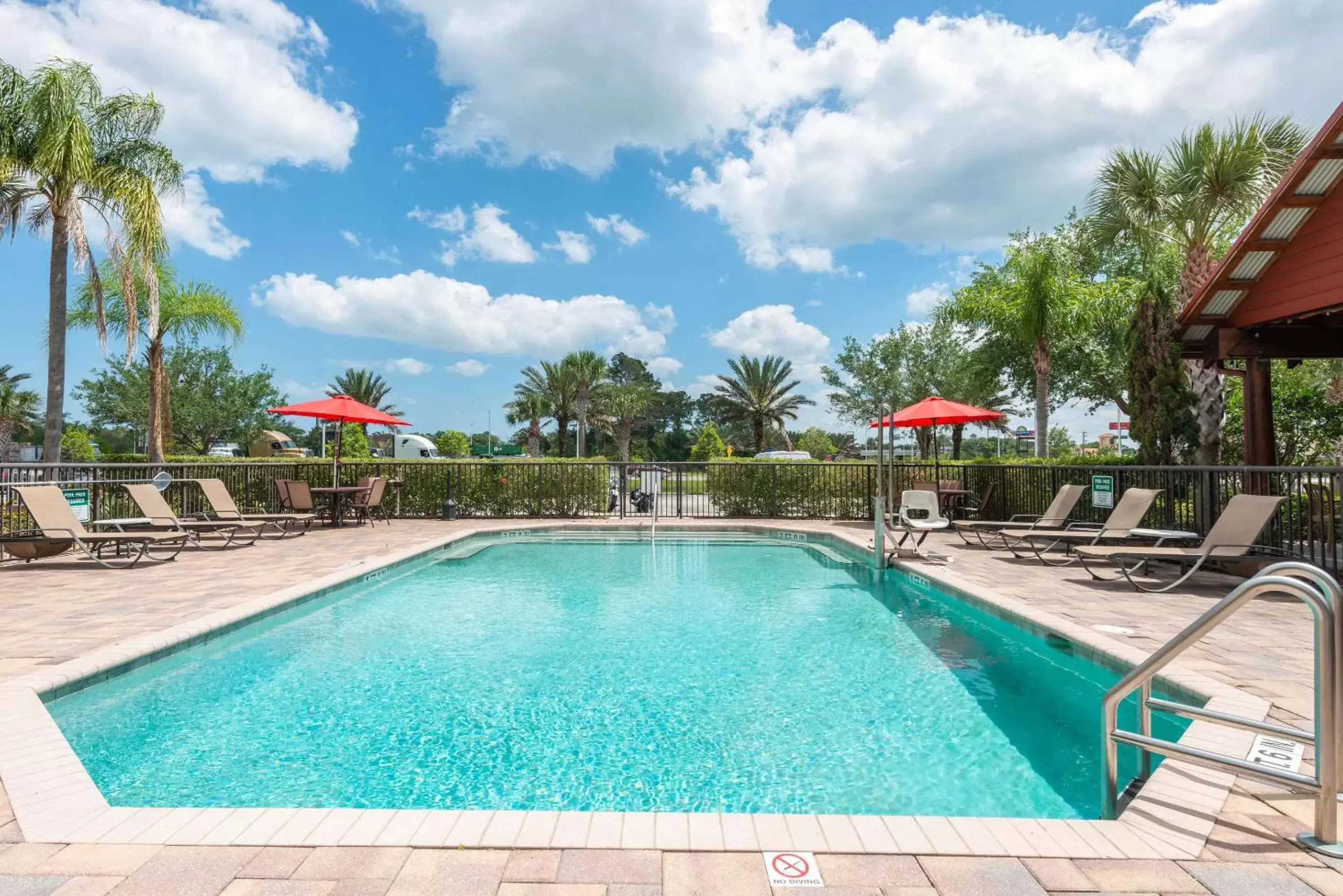 On site, Swimming Pool in Clarion Inn Ormond Beach at Destination Daytona