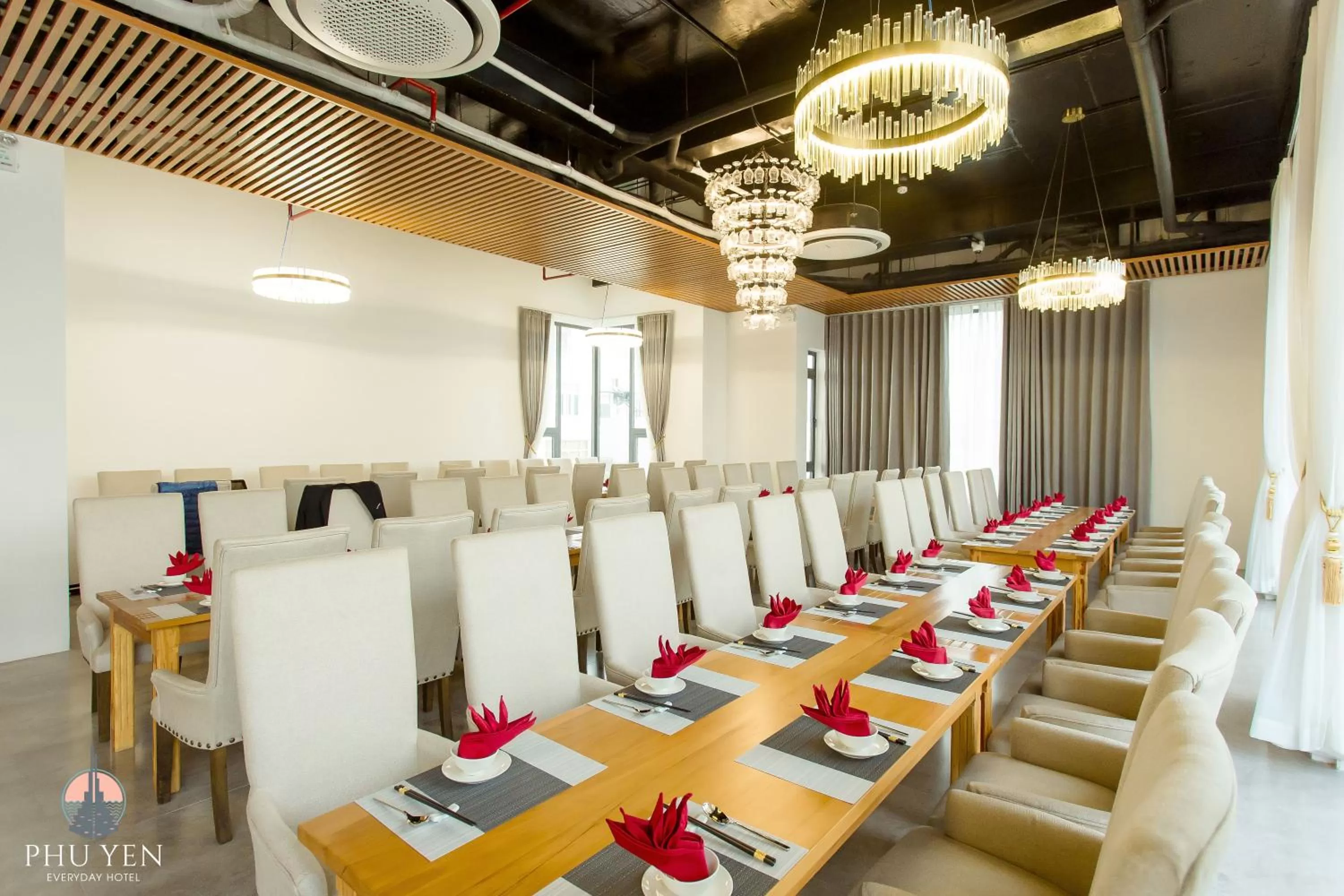 Restaurant/places to eat in PHÚ YÊN EVERYDAY HOTEL