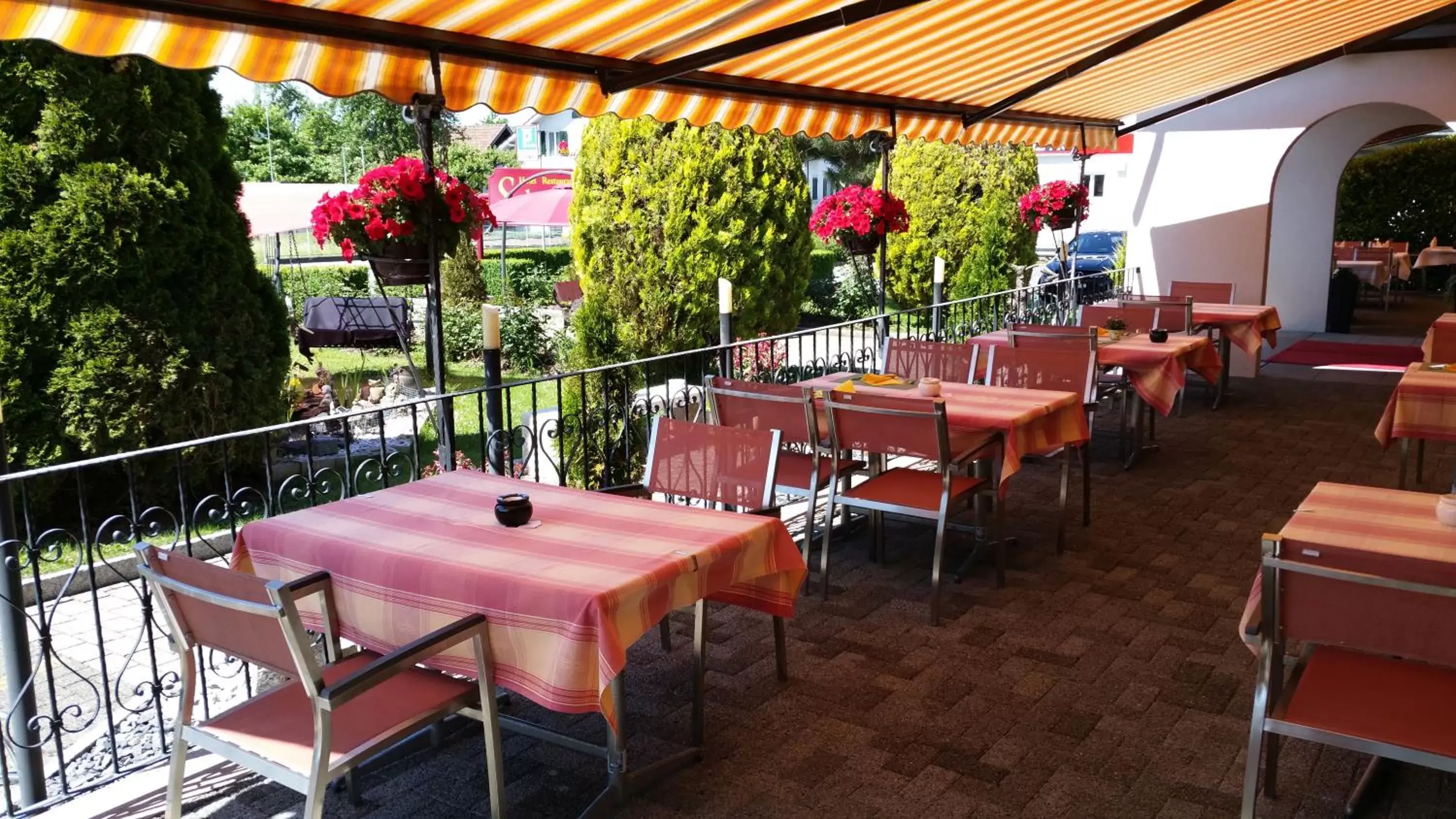 Balcony/Terrace, Restaurant/Places to Eat in Hotel Schoenau