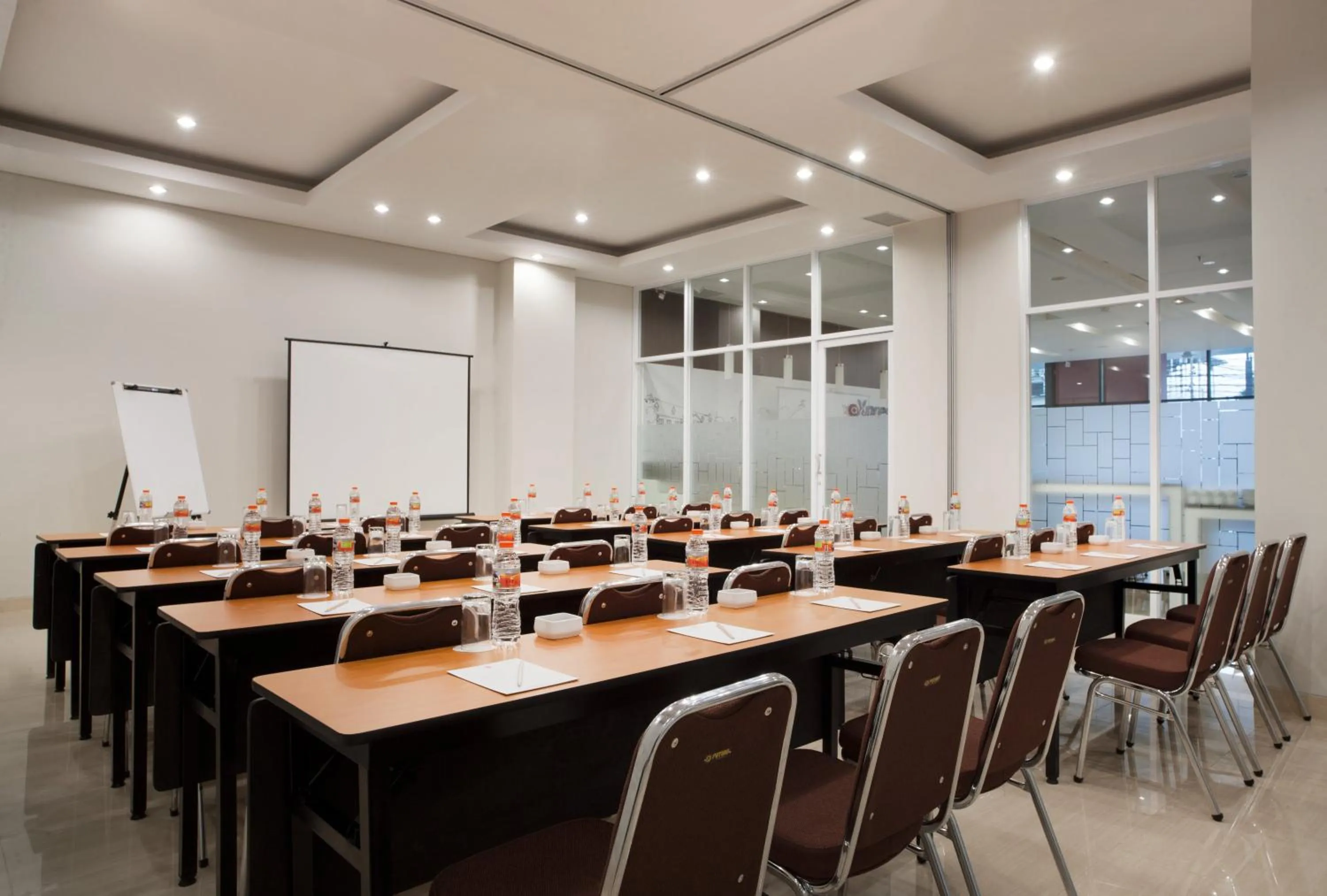 Business facilities in Amaris Hotel Mampang - Jakarta