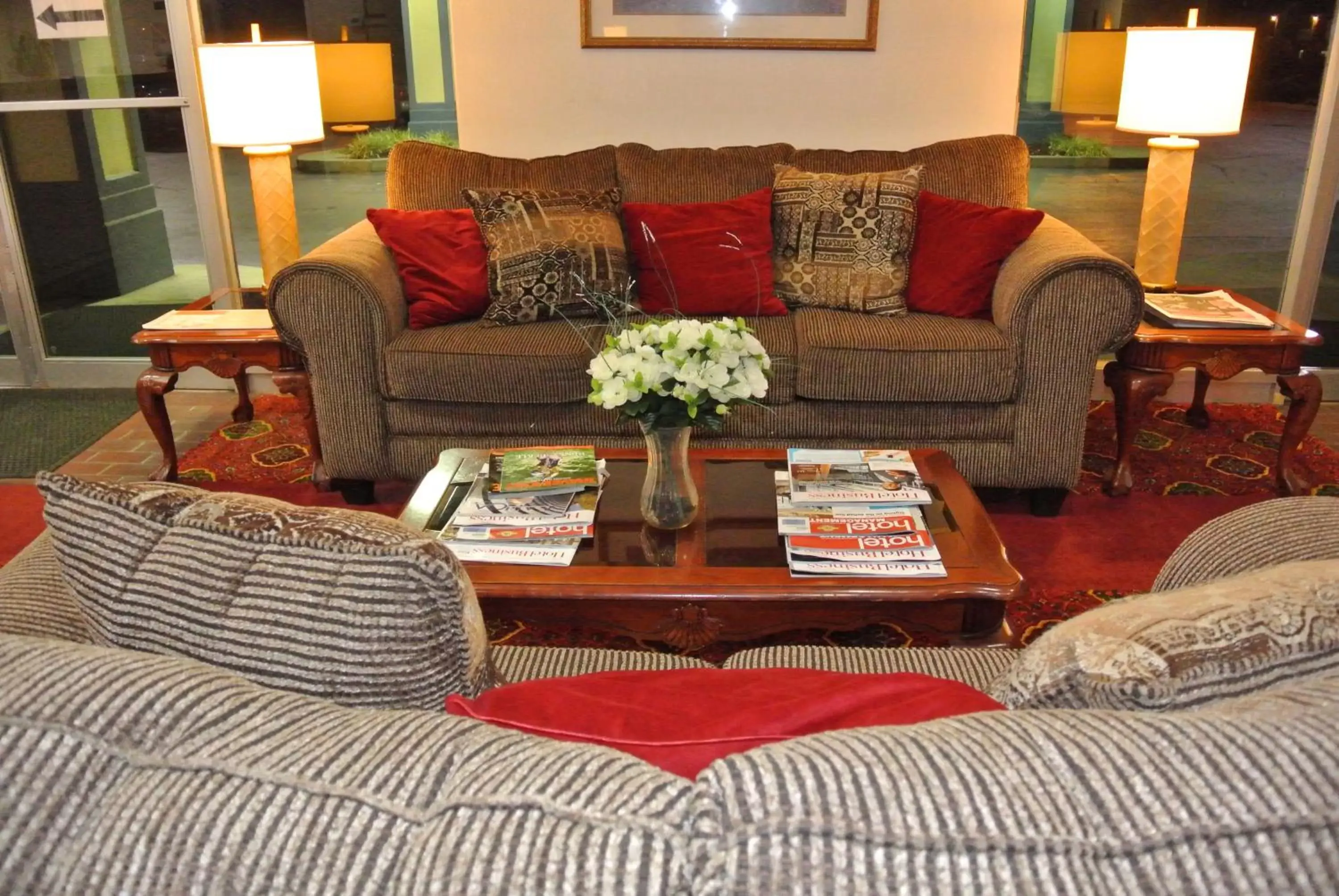 Seating Area in Select Inn Murfreesboro