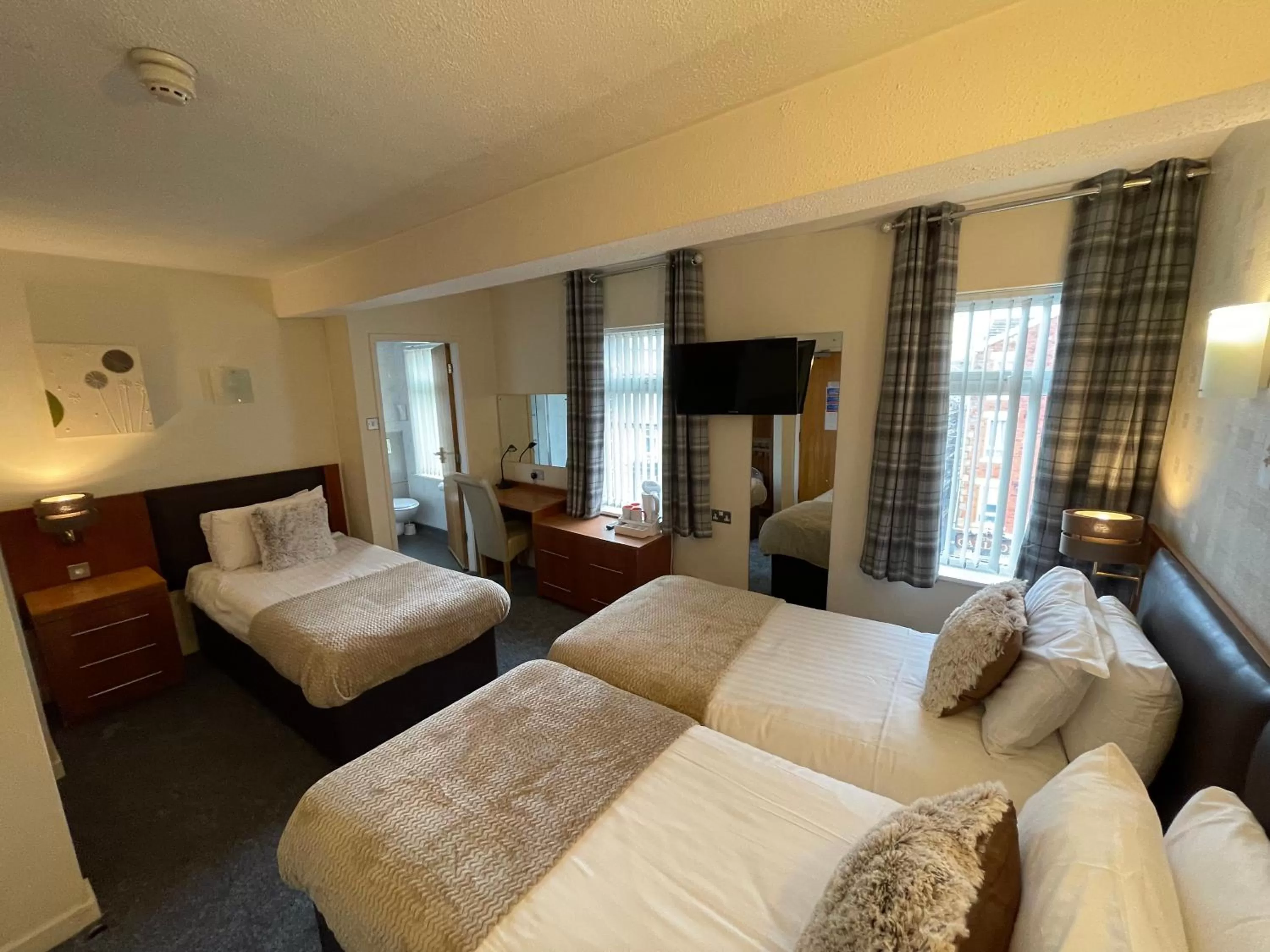 Bedroom, Bed in Ruskin Hotel