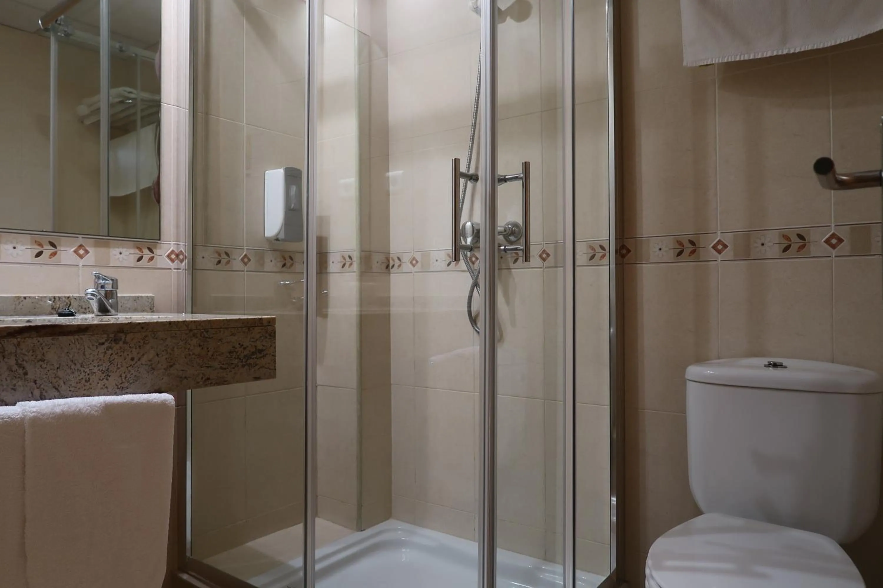 Bathroom in El Camí Hotel