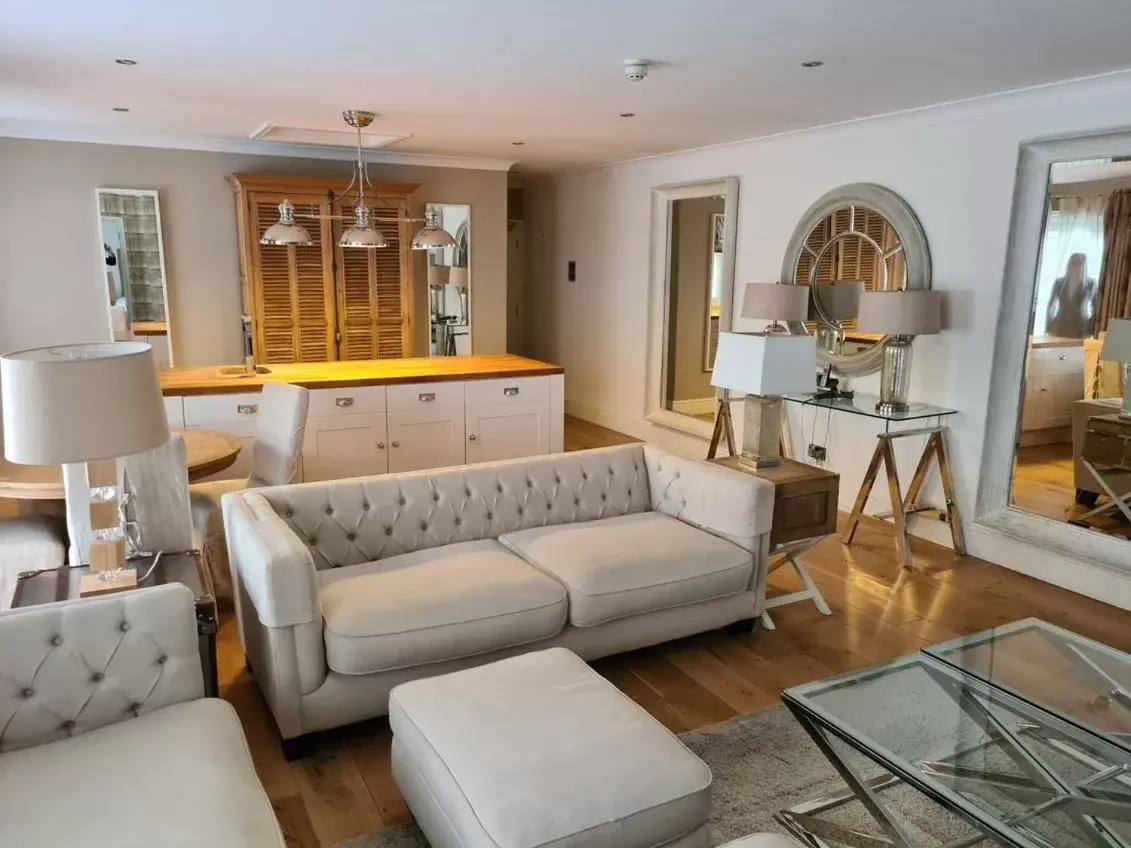 Living room, Seating Area in Rowton Hall Hotel and Spa