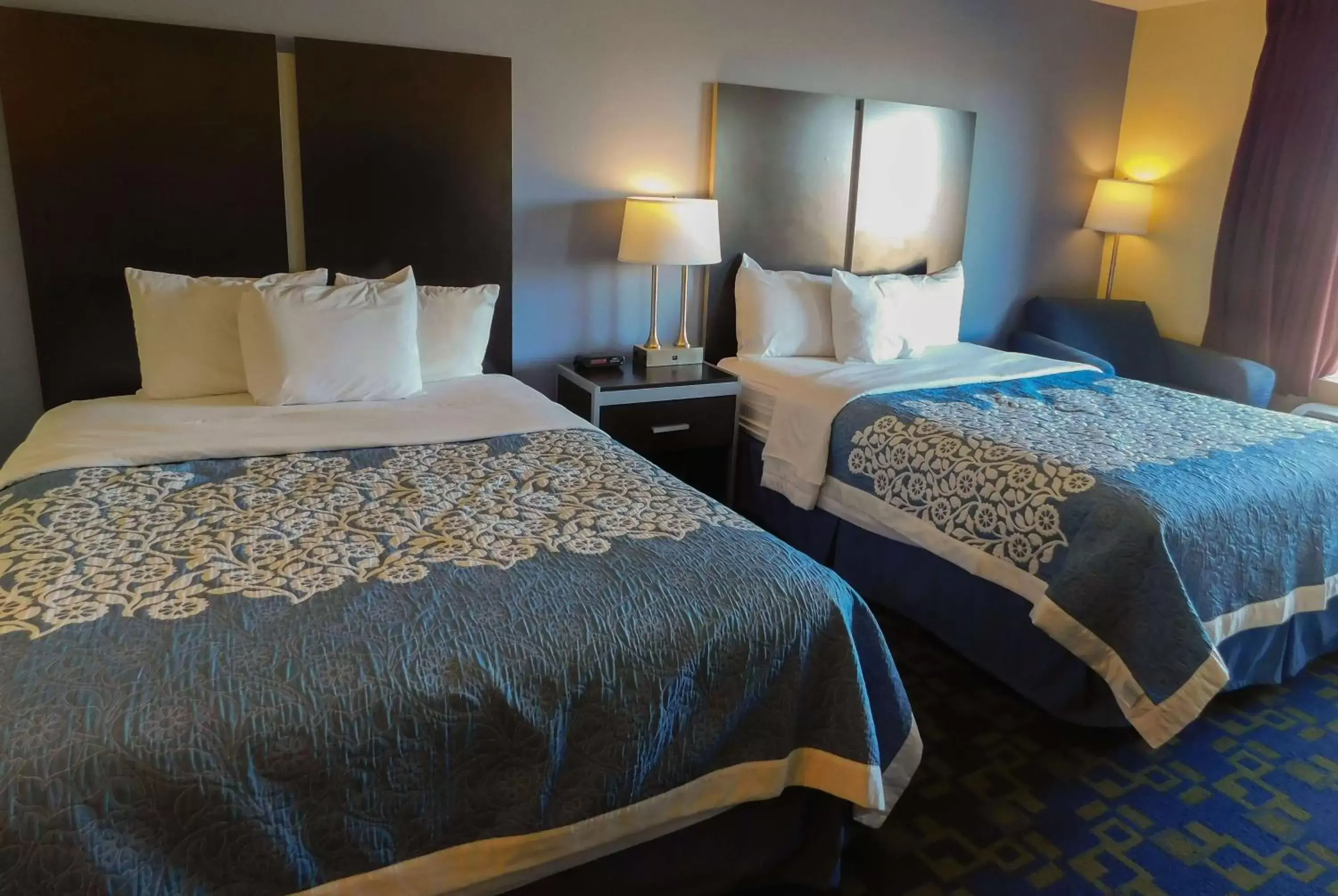 Photo of the whole room, Bed in Days Inn & Suites by Wyndham Pocahontas
