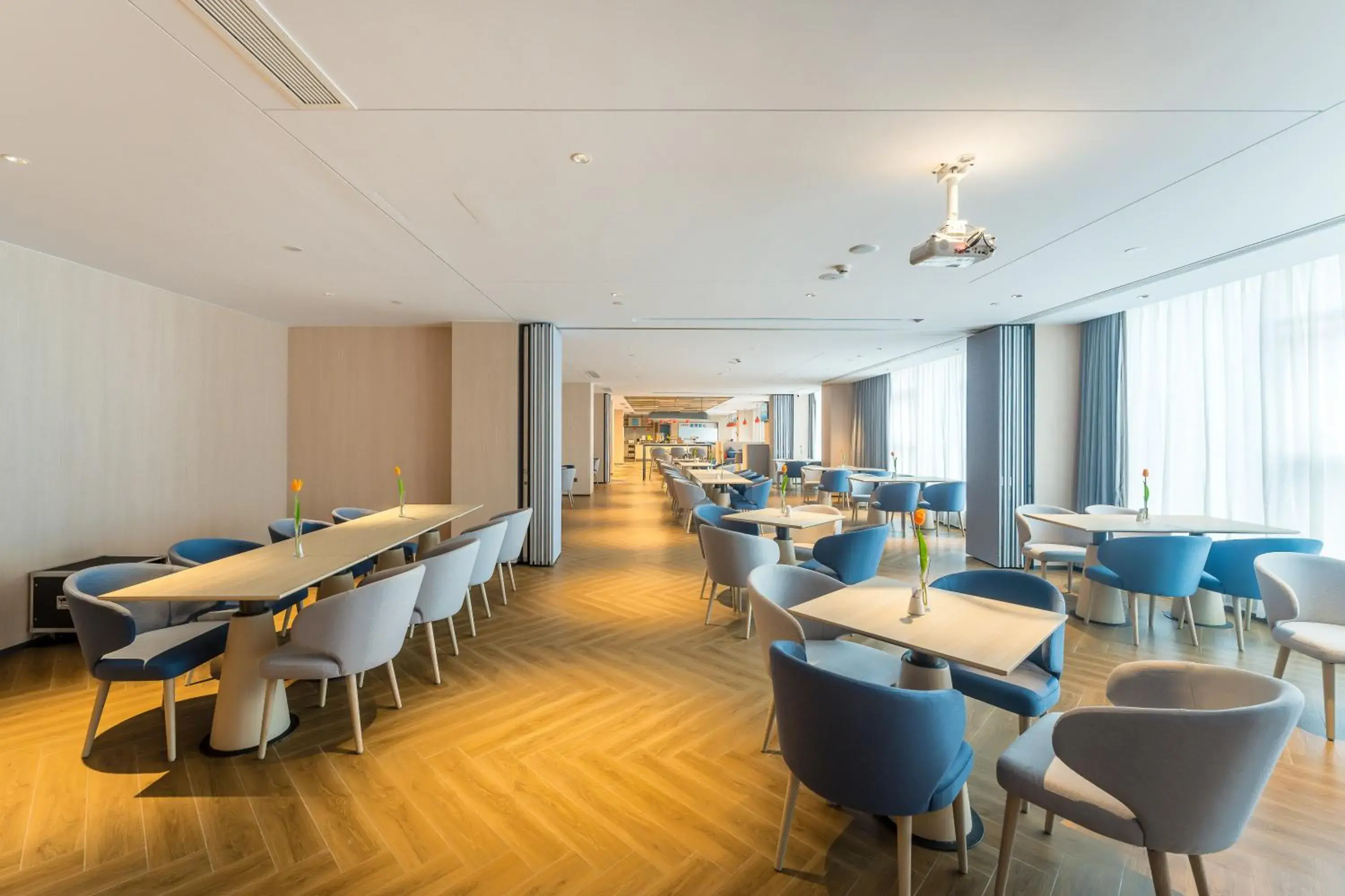 Restaurant/places to eat in Holiday Inn Express Hangzhou Airport, an IHG Hotel