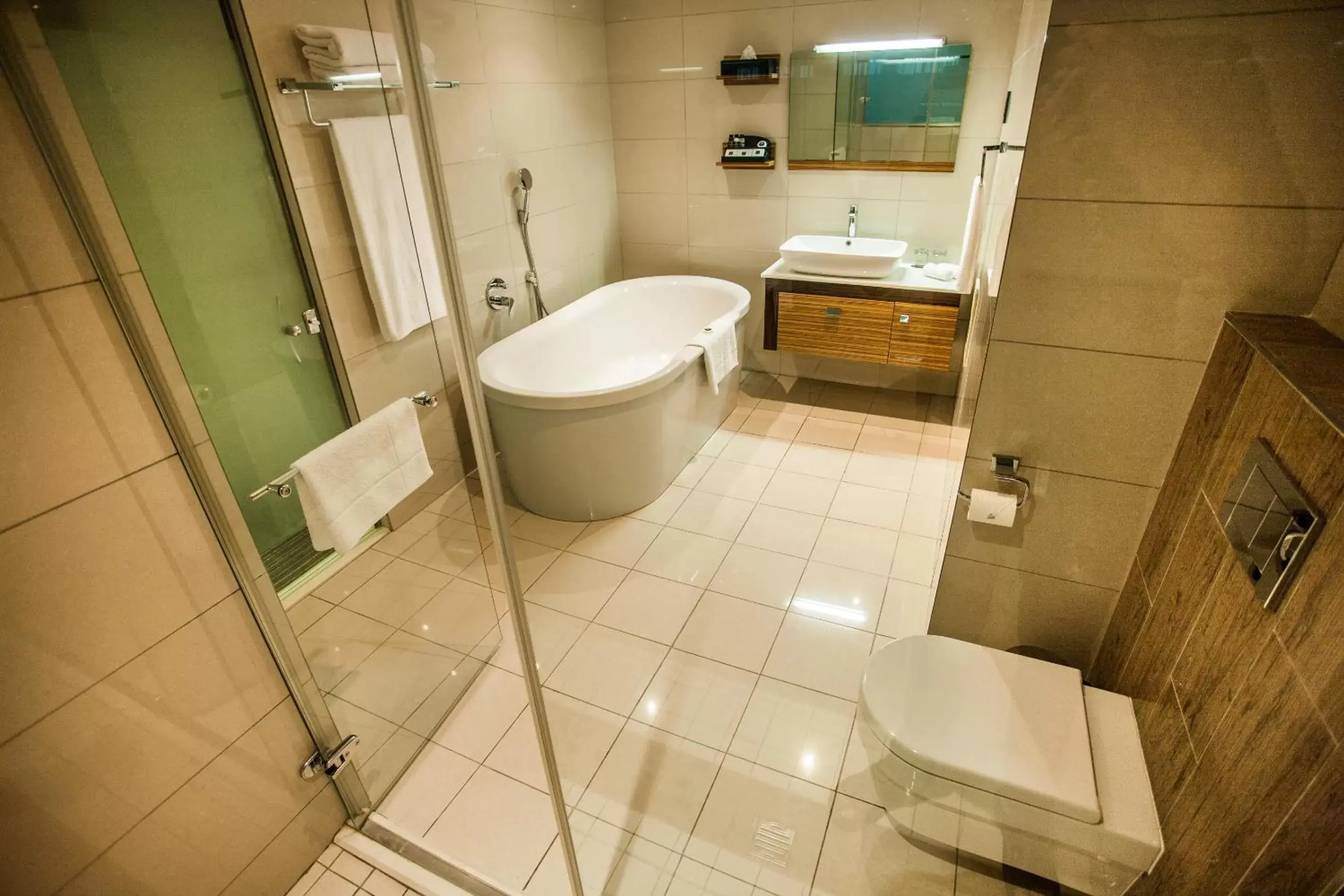 Shower, Bathroom in Coastlands Umhlanga Hotel and Convention Centre