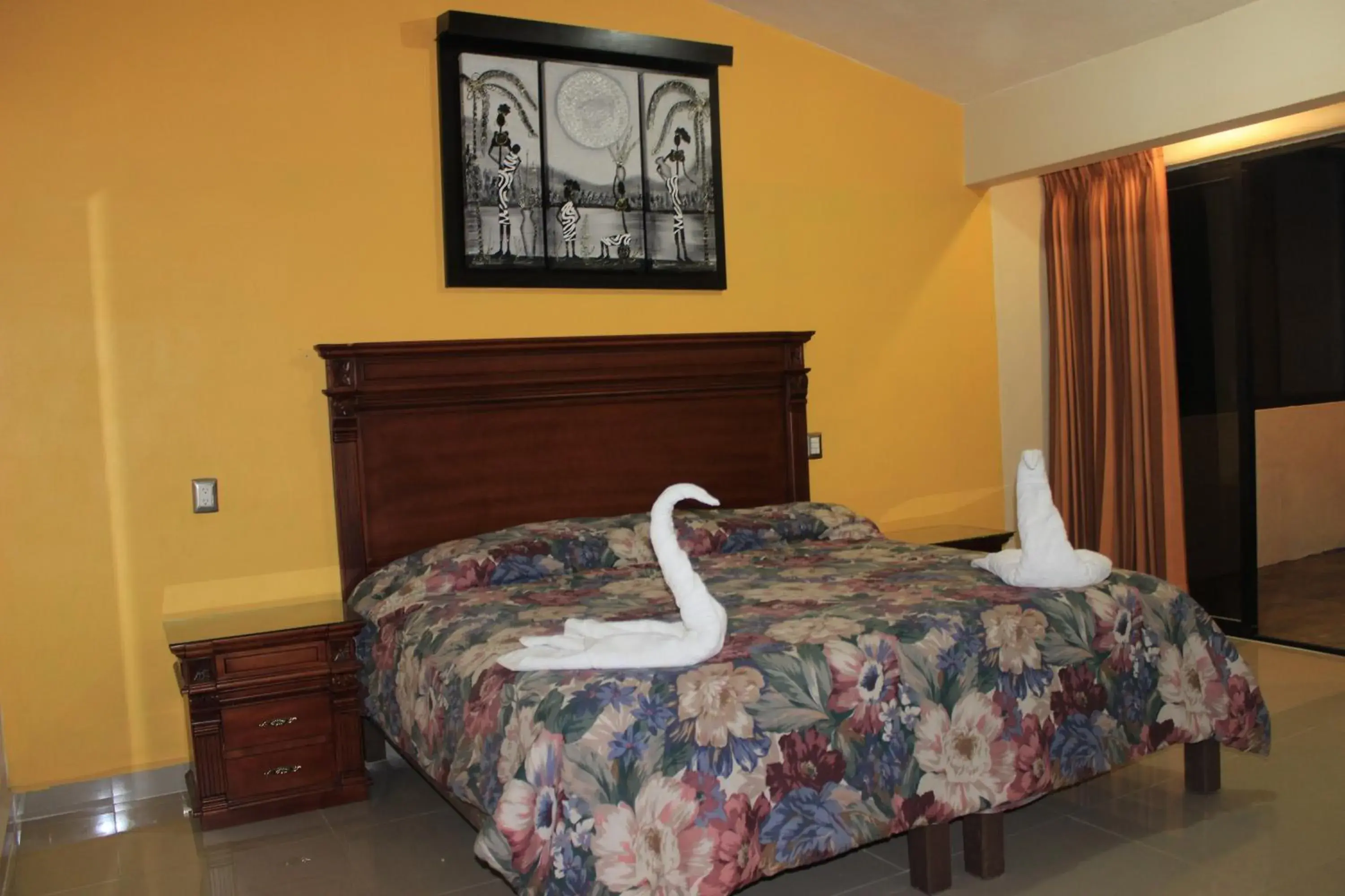 Photo of the whole room, Bed in Terracota Corner Rooms