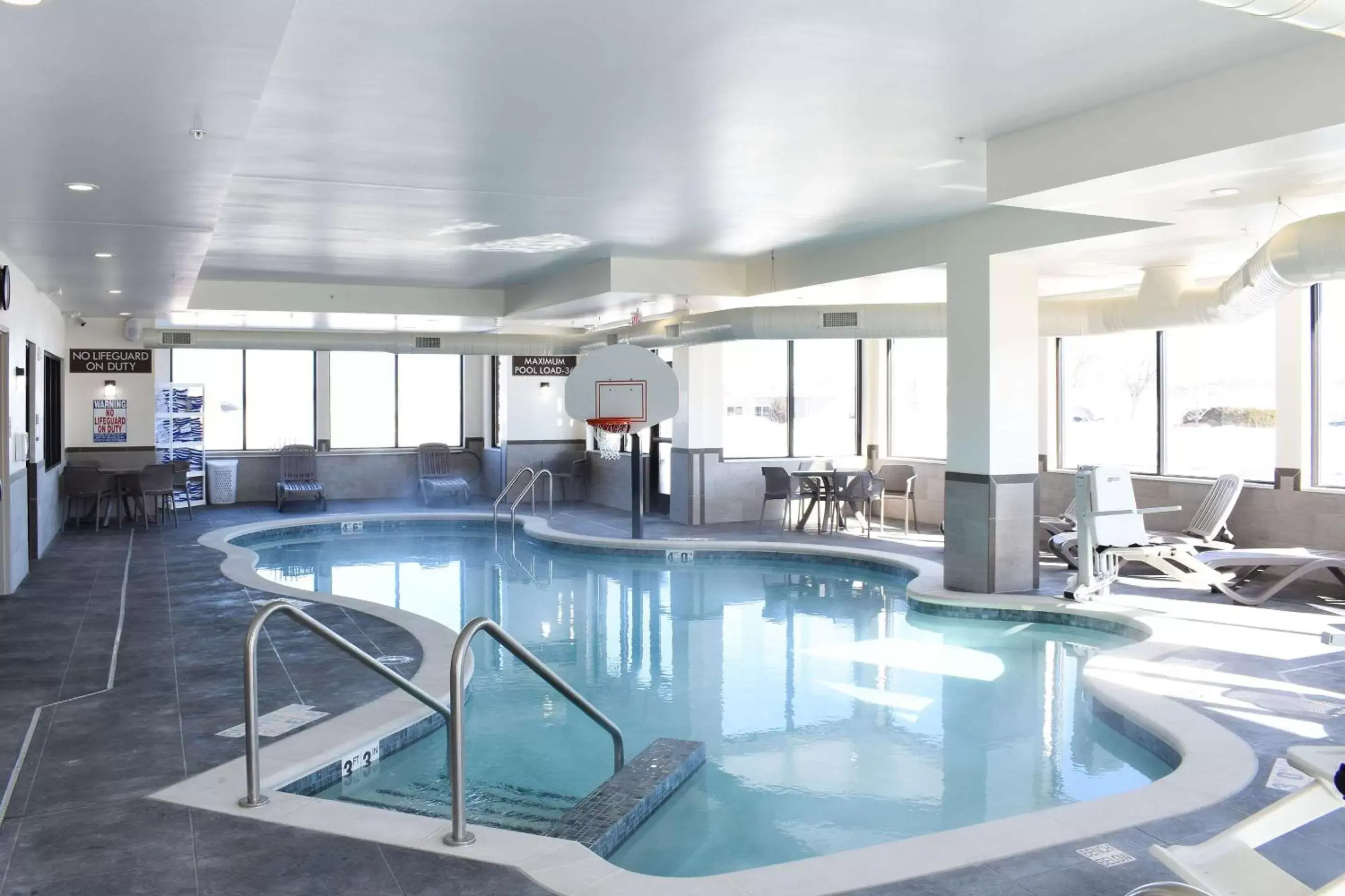 On site, Swimming Pool in Sleep Inn & Suites Oregon - Madison
