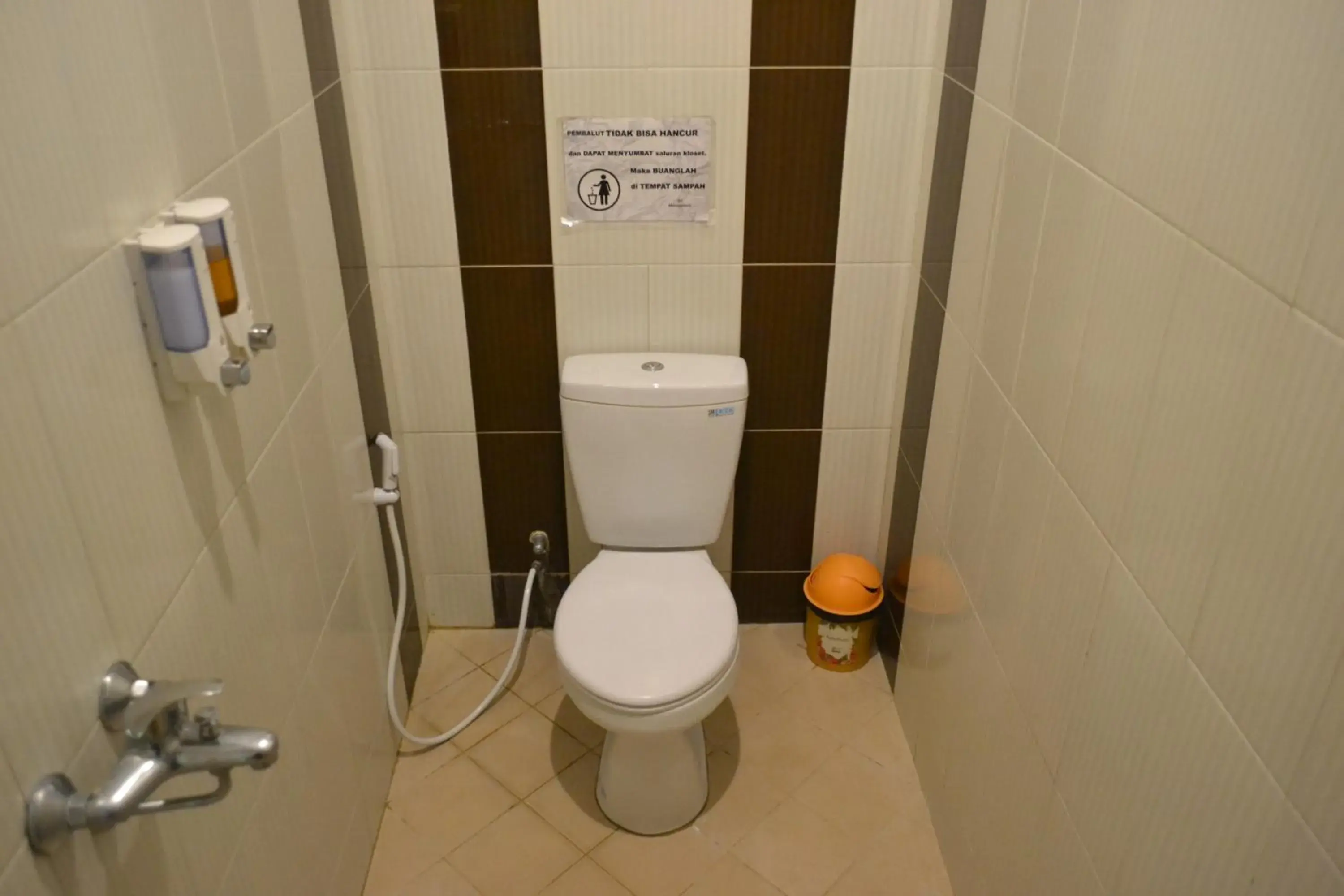 Bathroom in Cabin Hotel Bhayangkara