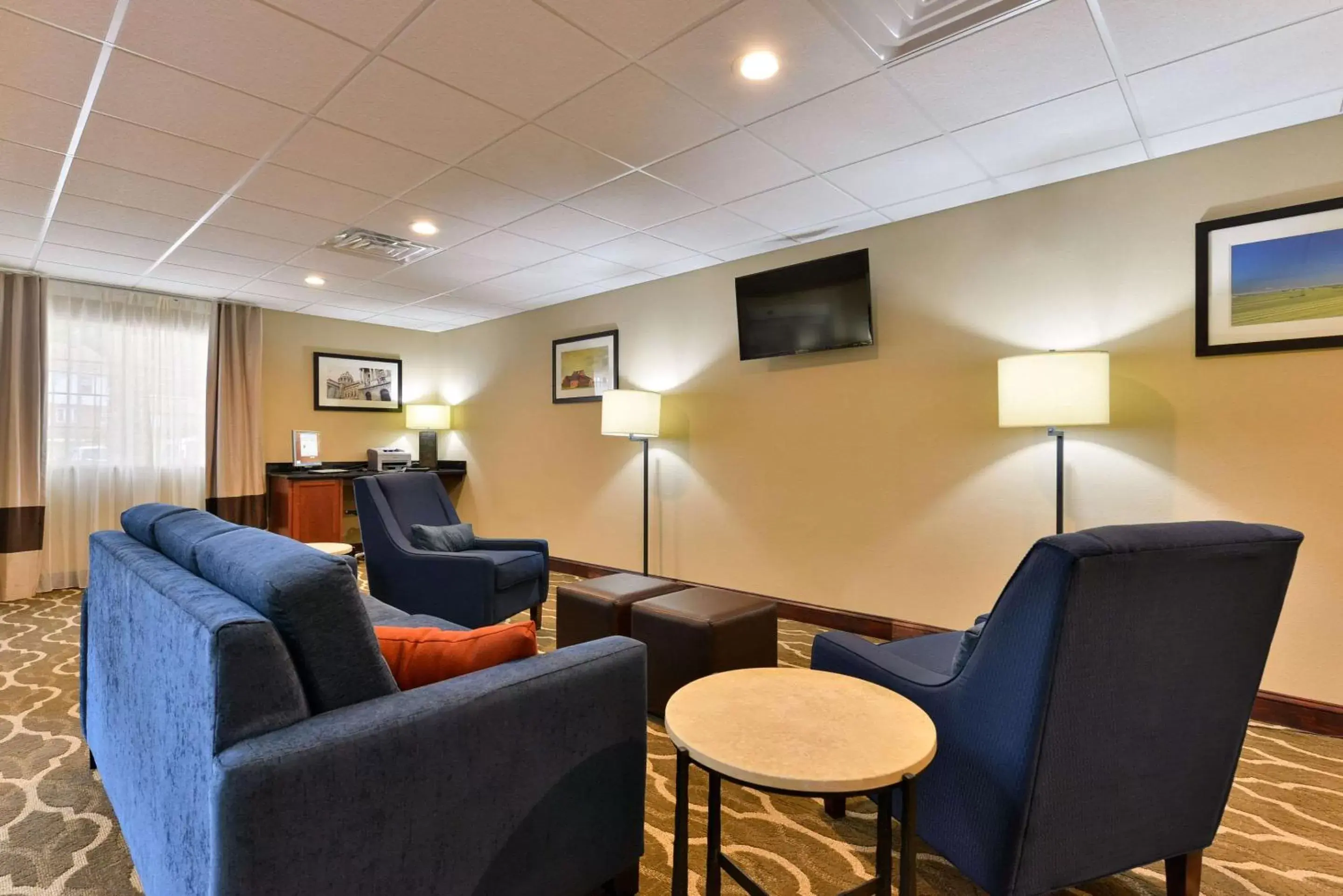 Lobby or reception, Lounge/Bar in Comfort Inn and Suites Manheim