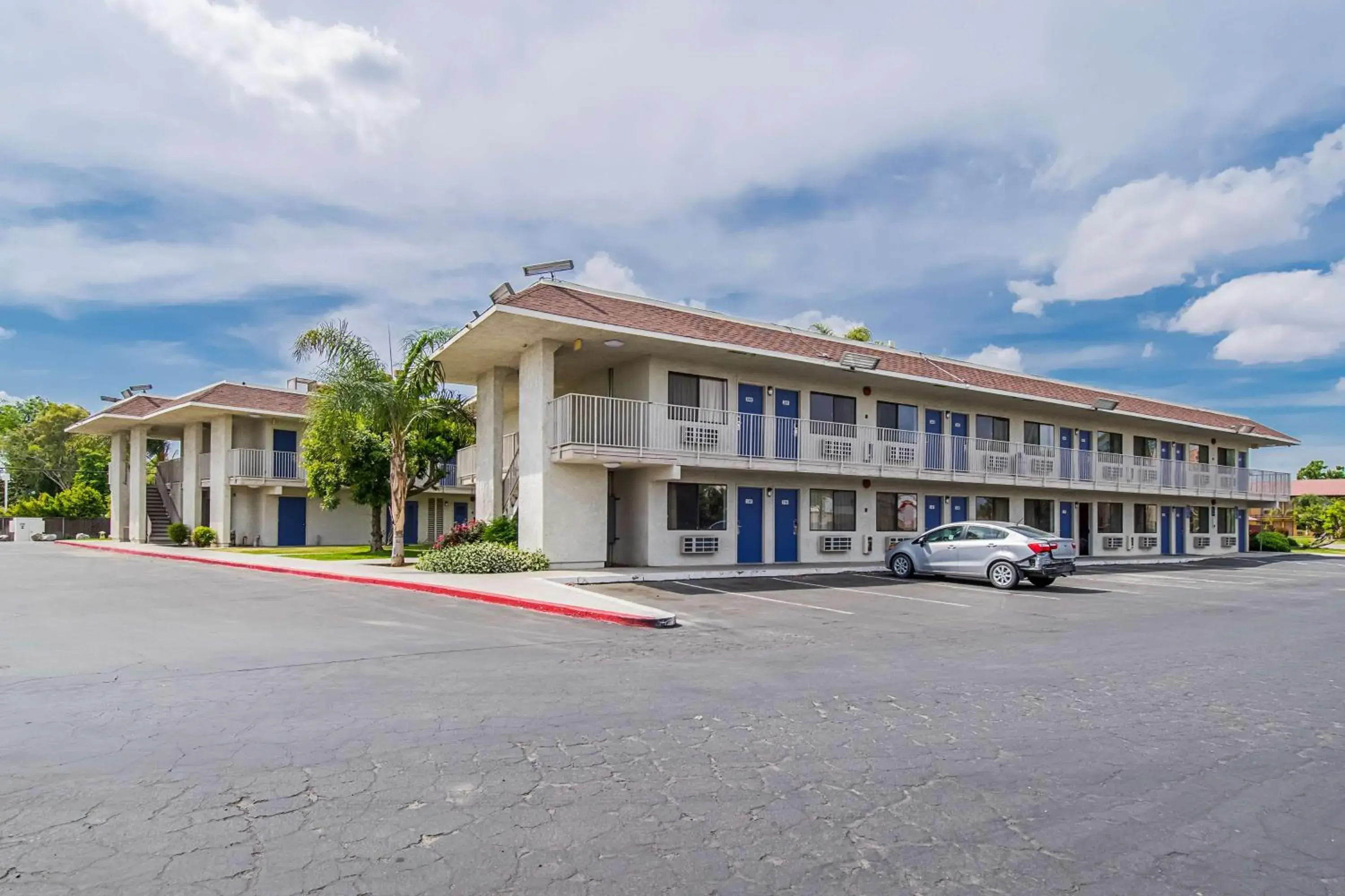 Property Building in Motel 6-Bakersfield, CA - Airport