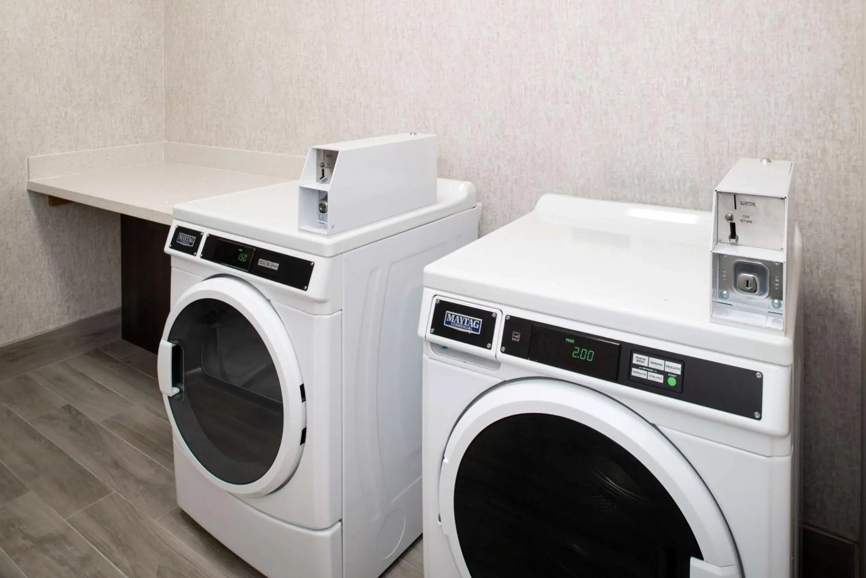 Property building in Hampton Inn Kansas City Northeast Property building in Hampton Inn Kansas City Northeast