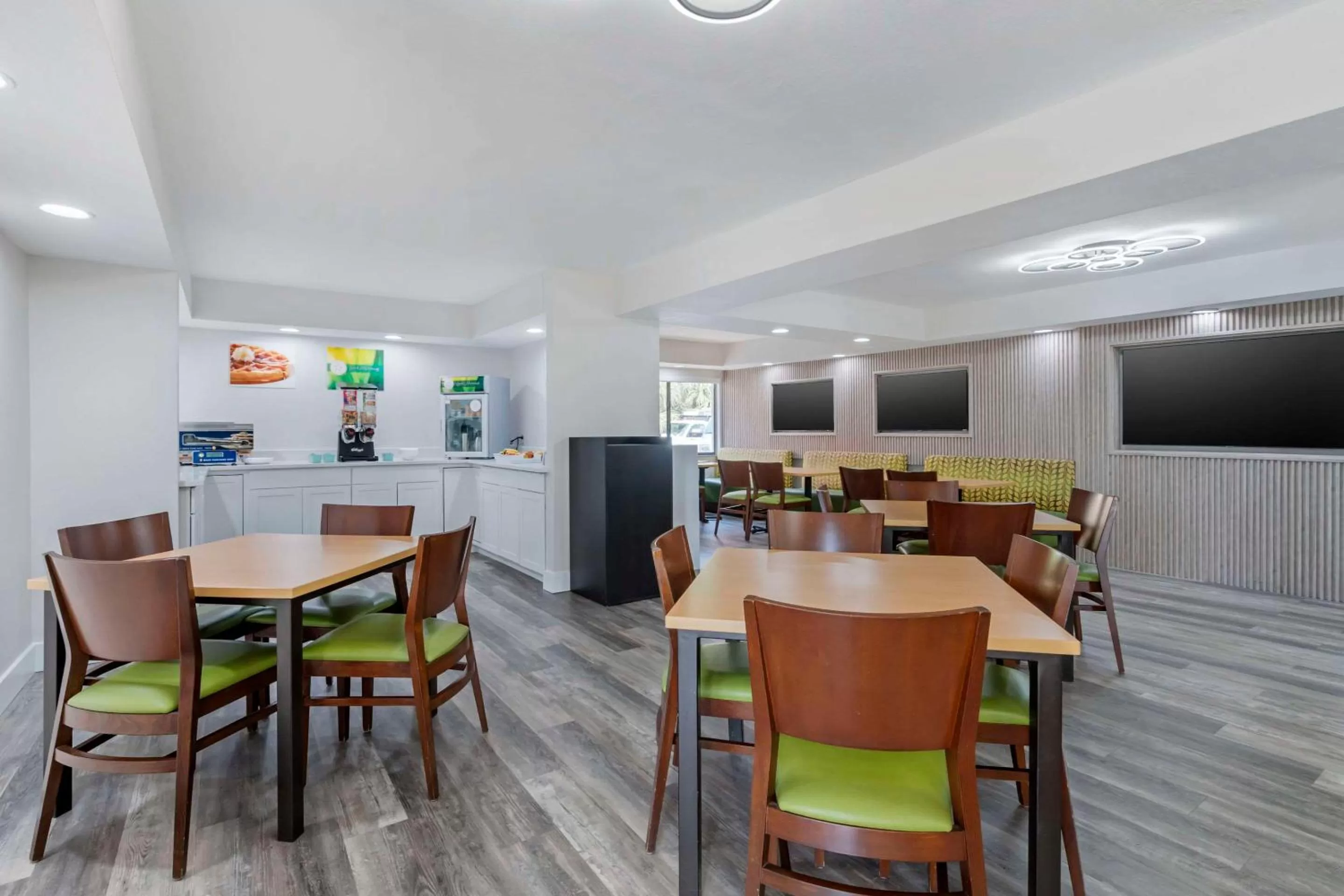 Seating area in Quality Inn & Suites Orlando East - UCF Area