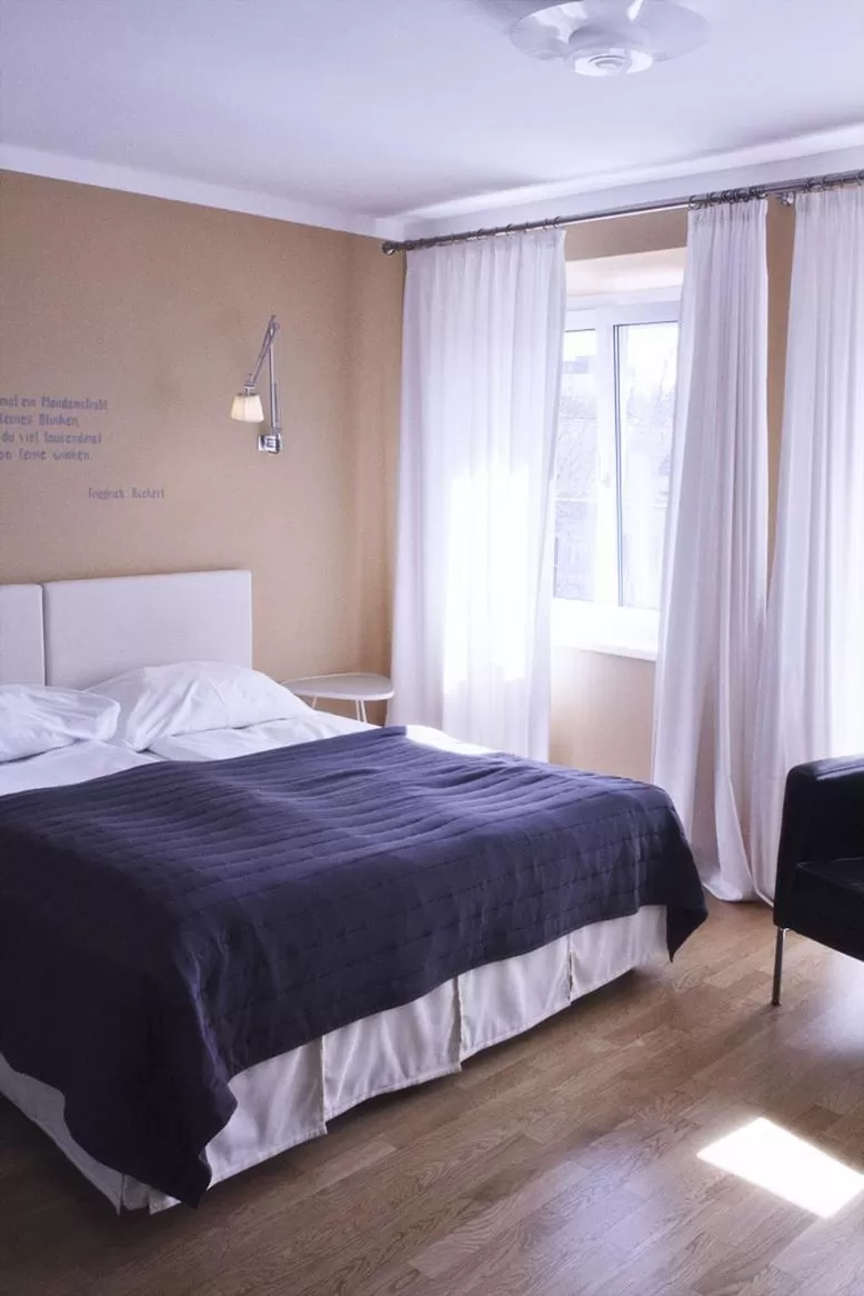 Photo of the whole room, Bed in Hotel Villa Rückert