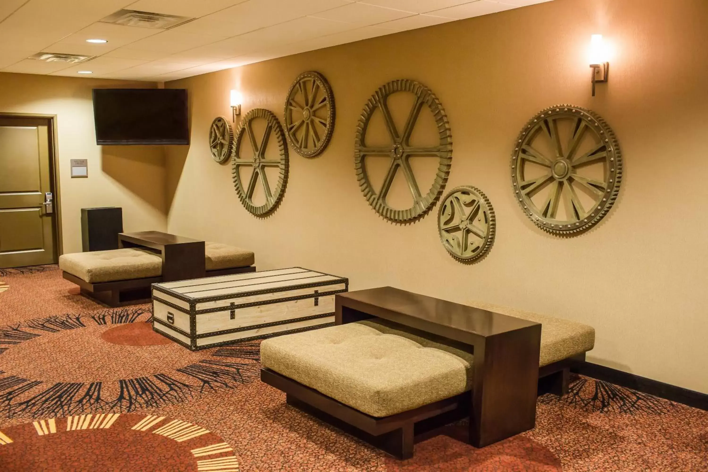 Communal lounge/ TV room, Seating Area in Teddy's Residential Suites Watford City