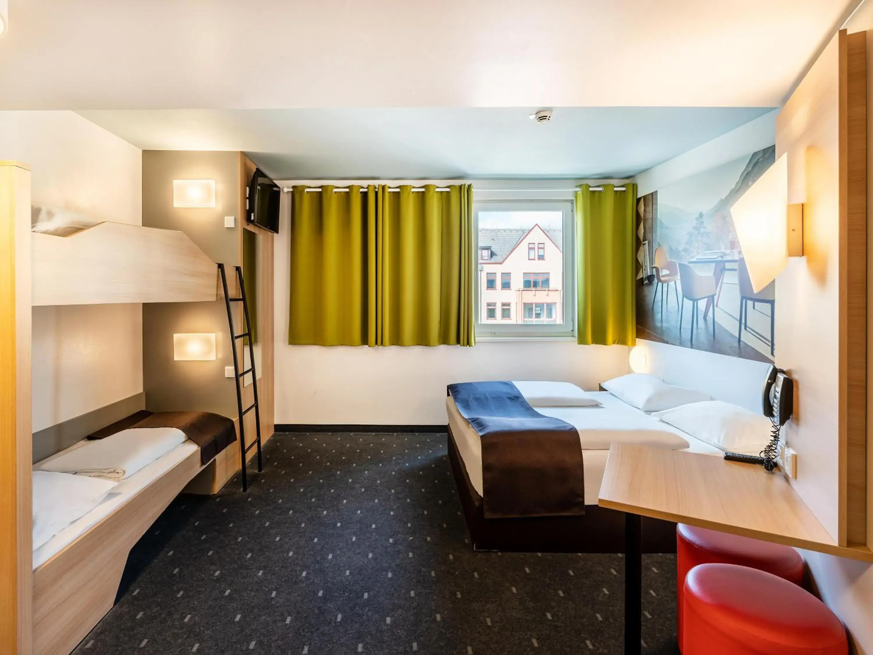 TV and multimedia, Bed in B&B Hotel Weil am Rhein/Basel