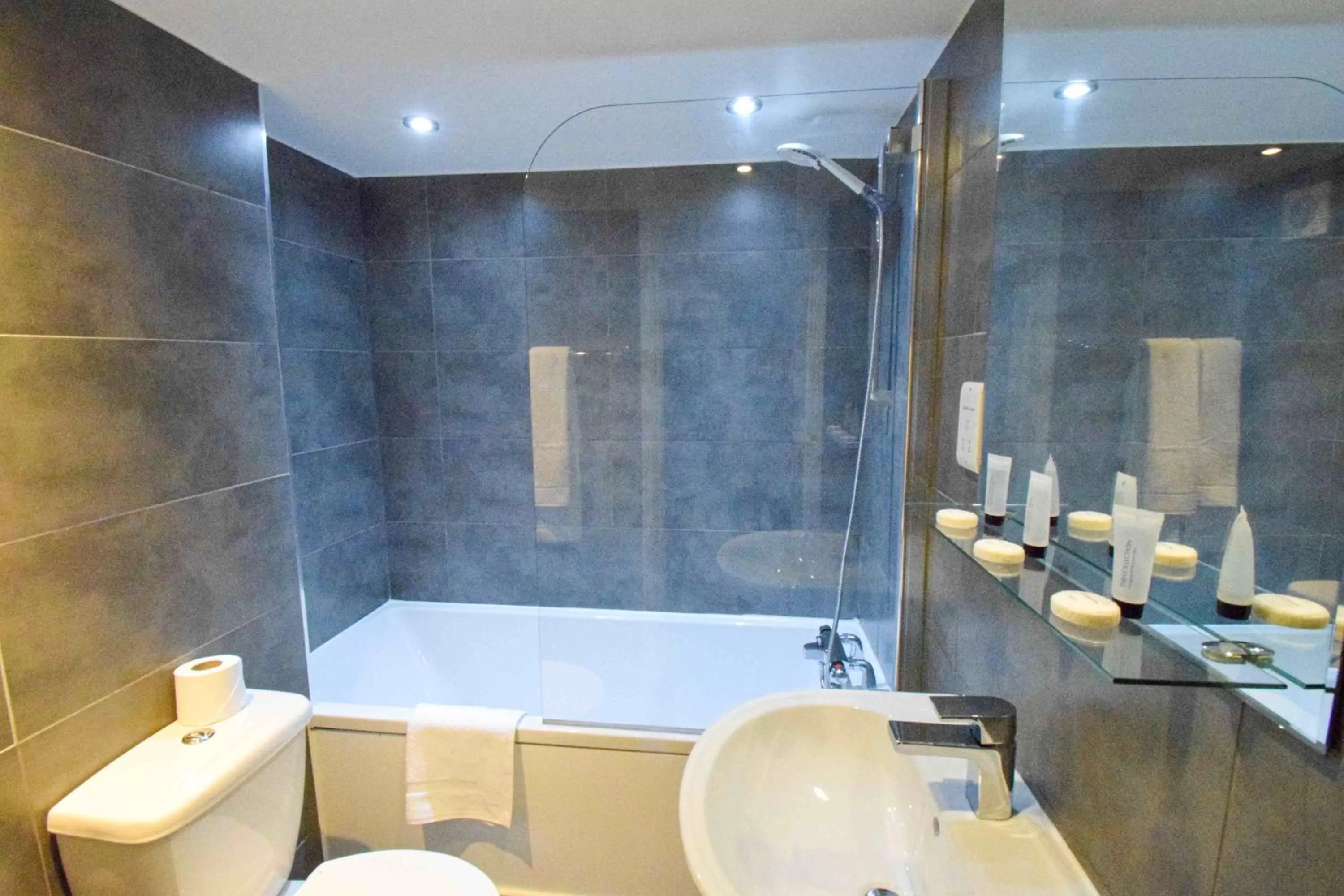 Pembridge Palace Hotel