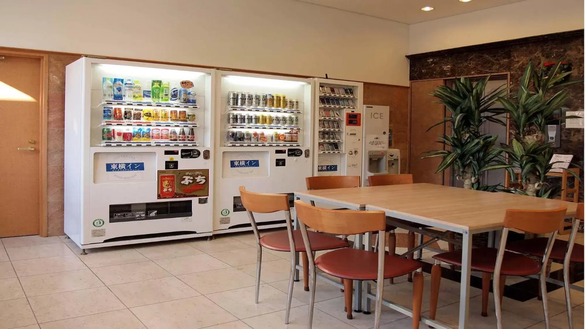 Lobby or reception in Toyoko Inn Shin-yamaguchi-eki Shinkansen-guchi