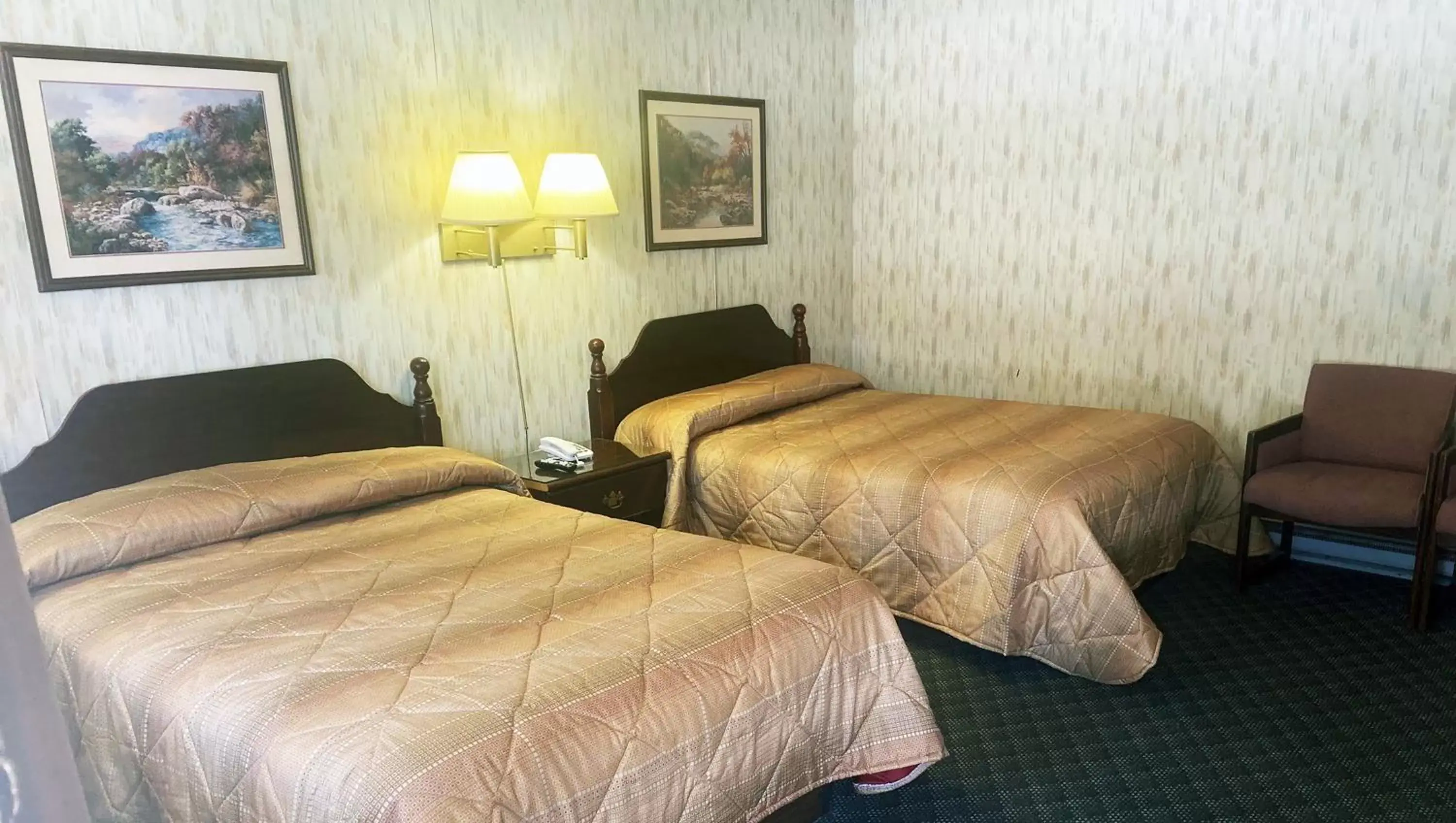 Bedroom, Bed in Pleasant Valley Motel West Stockbridge