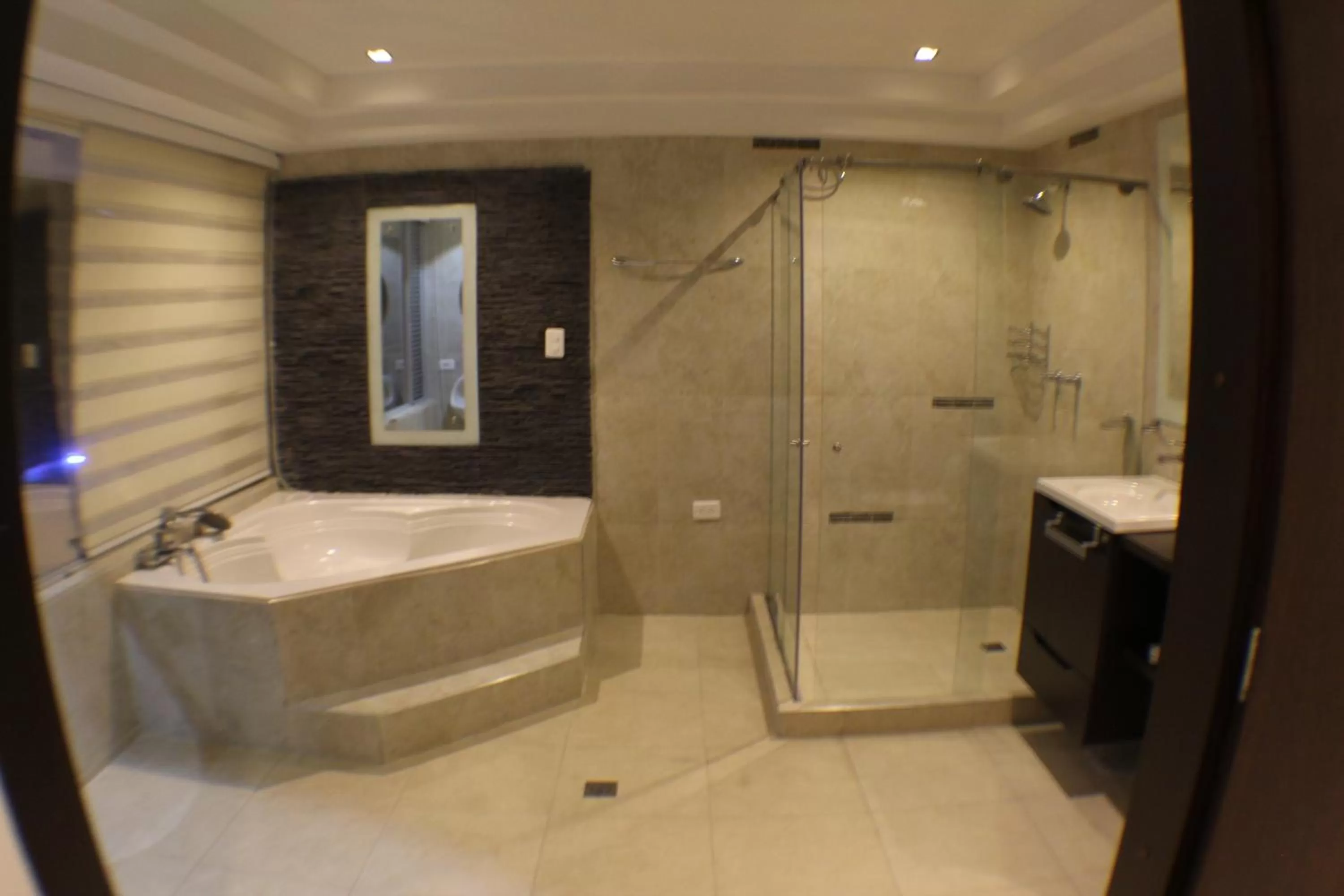 Shower in Sky Club Eco Hotel