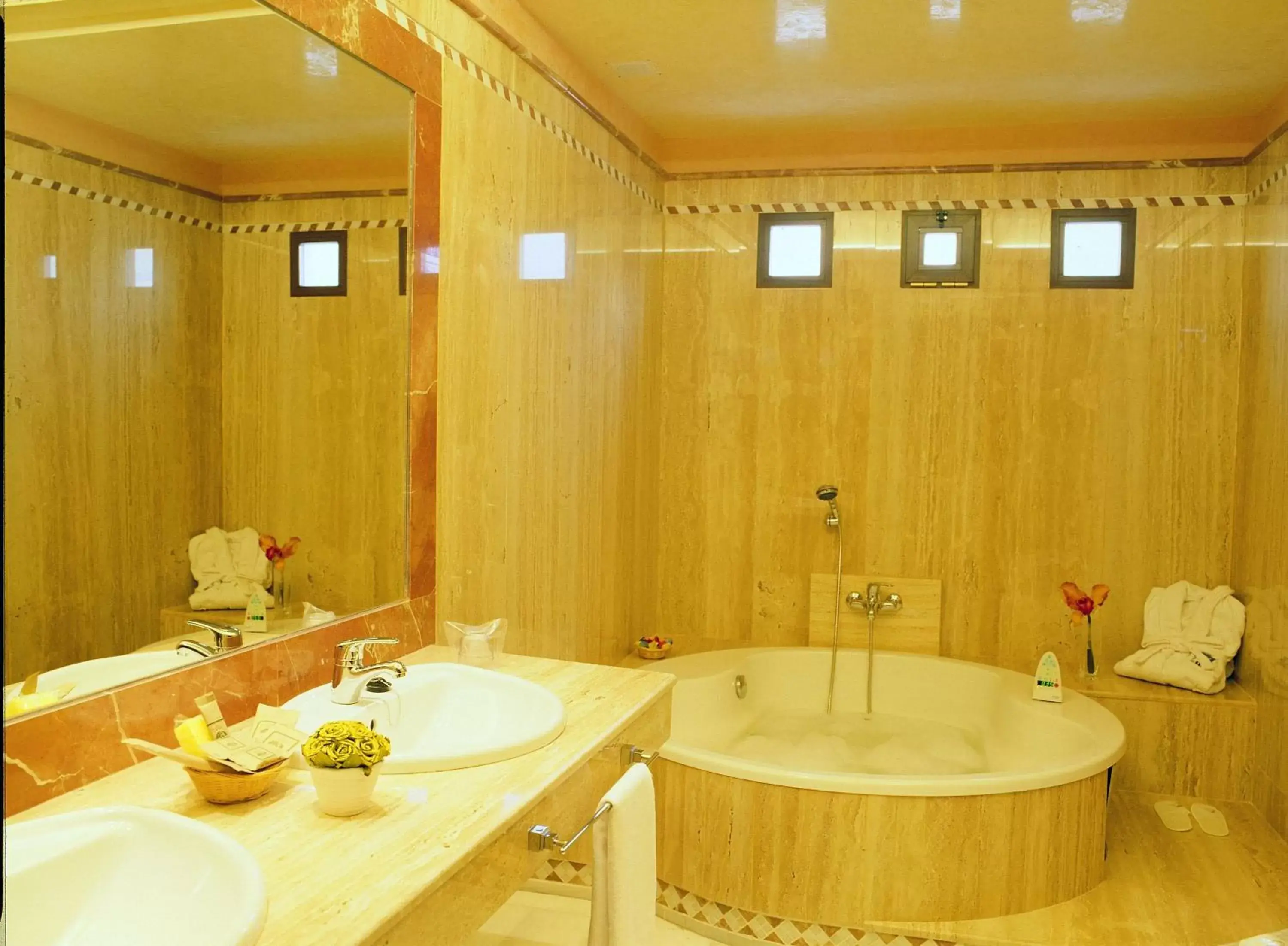 Bathroom in Hotel Abades Guadix