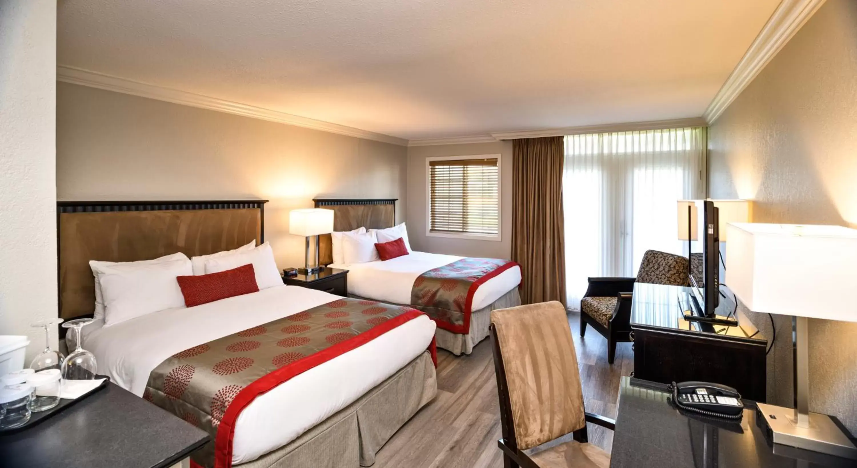 Bed in Ramada by Wyndham Penticton Hotel & Suites