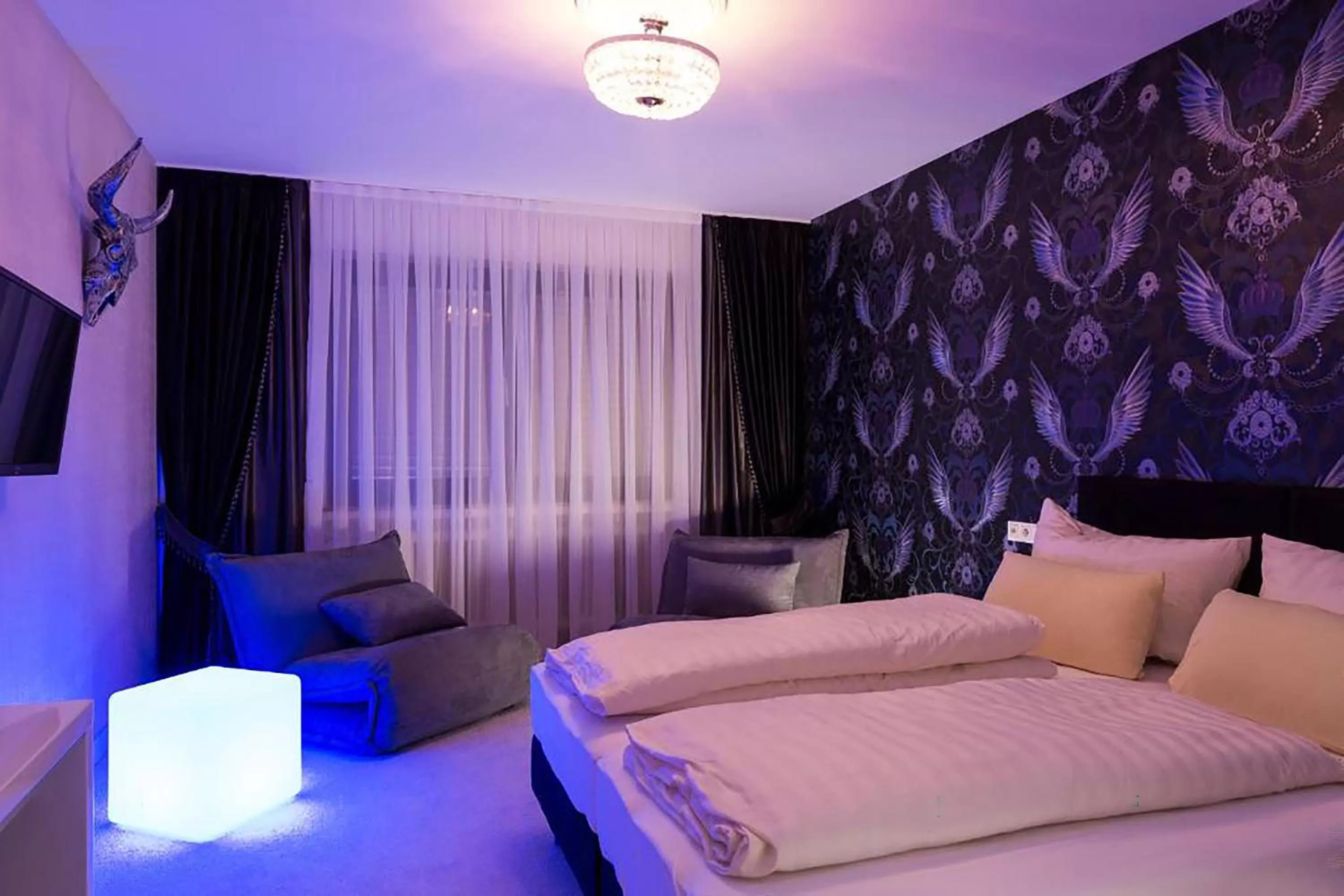 Bedroom, Bed in Hotel Hellers Twenty Four I -24h-Check-In-