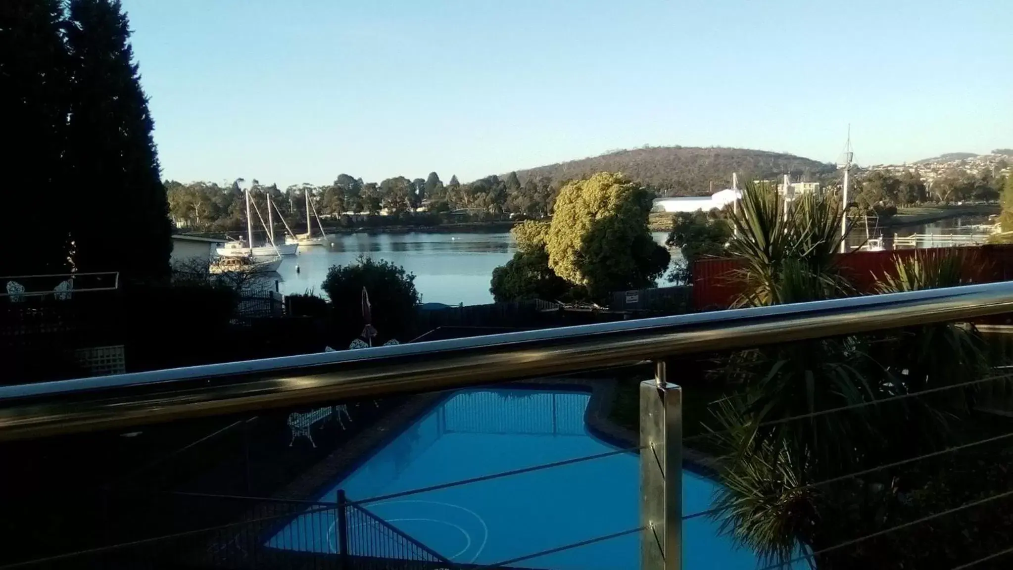 Communal lounge/ TV room, Pool View in Waterfront Lodge Motel